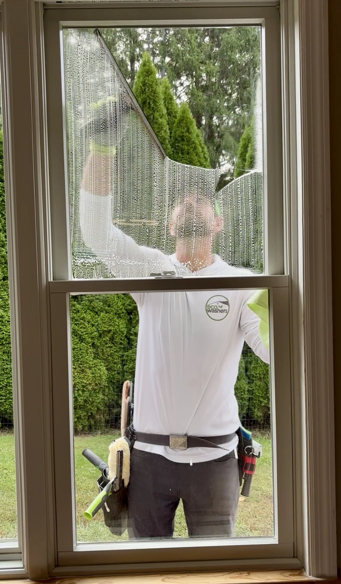 Professional window cleaning, screen cleaning, tracks and sill cleaning in Wappingers Falls, NY