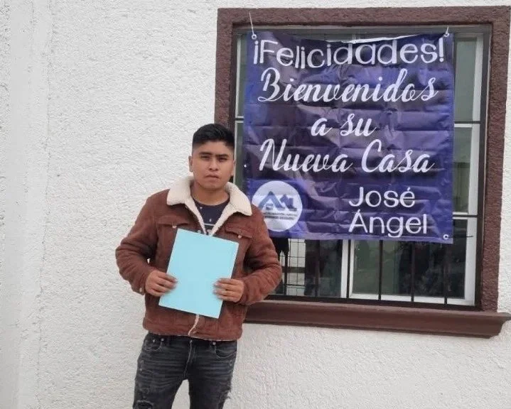 José Ángel, ha cumplido su sueño de tener casa propia. Estamos muy orgullosos de haberlo acompañado en este importante proceso, entregar las llaves de su nuevo hogar es nuestra mayor satisfacción. Cada entrega es un logro compartido y un testimonio d