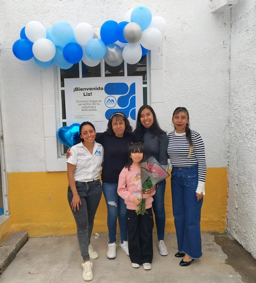 Nuestro equipo está comprometido en hacer realidad los sueños de vivienda, y momentos como este nos llenan de satisfacción. Agradecemos a Liz y su familia por confiar en nuestra inmobiliaria para acompañarlos en este importante paso. ¡Les deseamos mu
