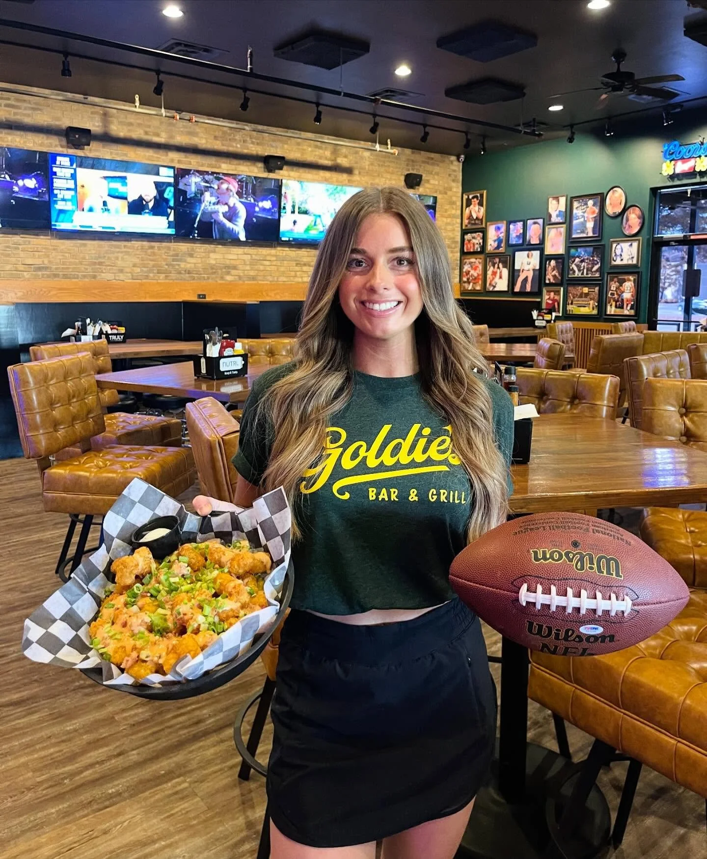 You already KNOW what we&rsquo;ve got going on this weekend!🤩🏈
University of Iowa plays tomorrow at 6pm, taking on Penn State🟡⚫️
We&rsquo;ve got the Rams and Jags starting the day on Sunday in London, giving YOU football all day long!🎉🍺

#goldie