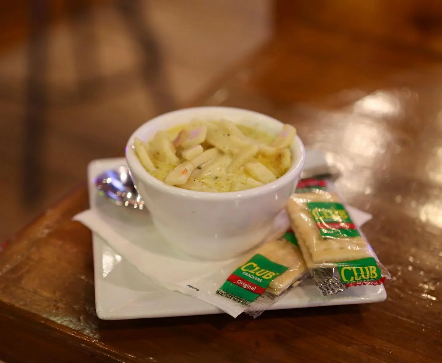 A delicious cup of Chicken Noodle Soup on a cold day? Who wouldn&rsquo;t love that!🍲
Head on over to Goldie&rsquo;s to grab yours today😉

#goldies #goldiesbargrill #westdesmoines #sportsbar #chickennoodlesoup