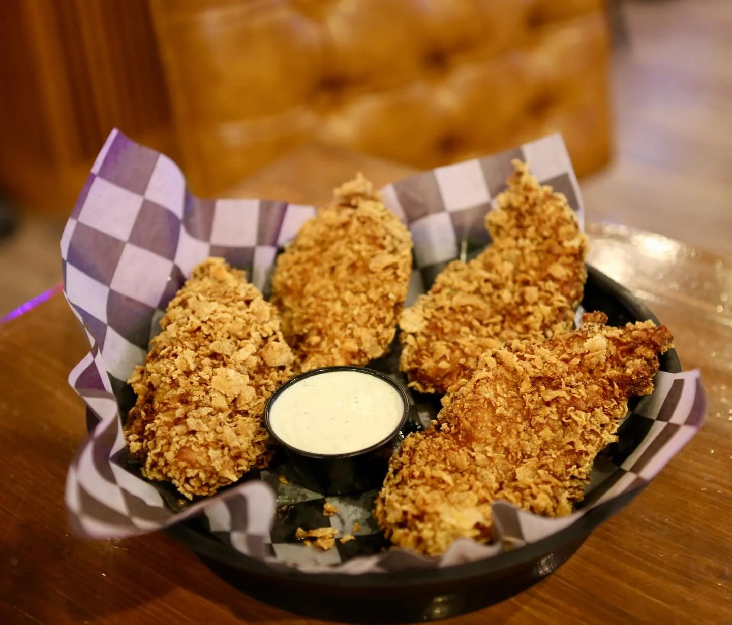Looking for a place with delicious, flaky chicken tenders? Goldie&rsquo;s is just right for you🤩🍗

#goldies #goldiesbargrill #westdesmoines #chickentenders #sportsbar