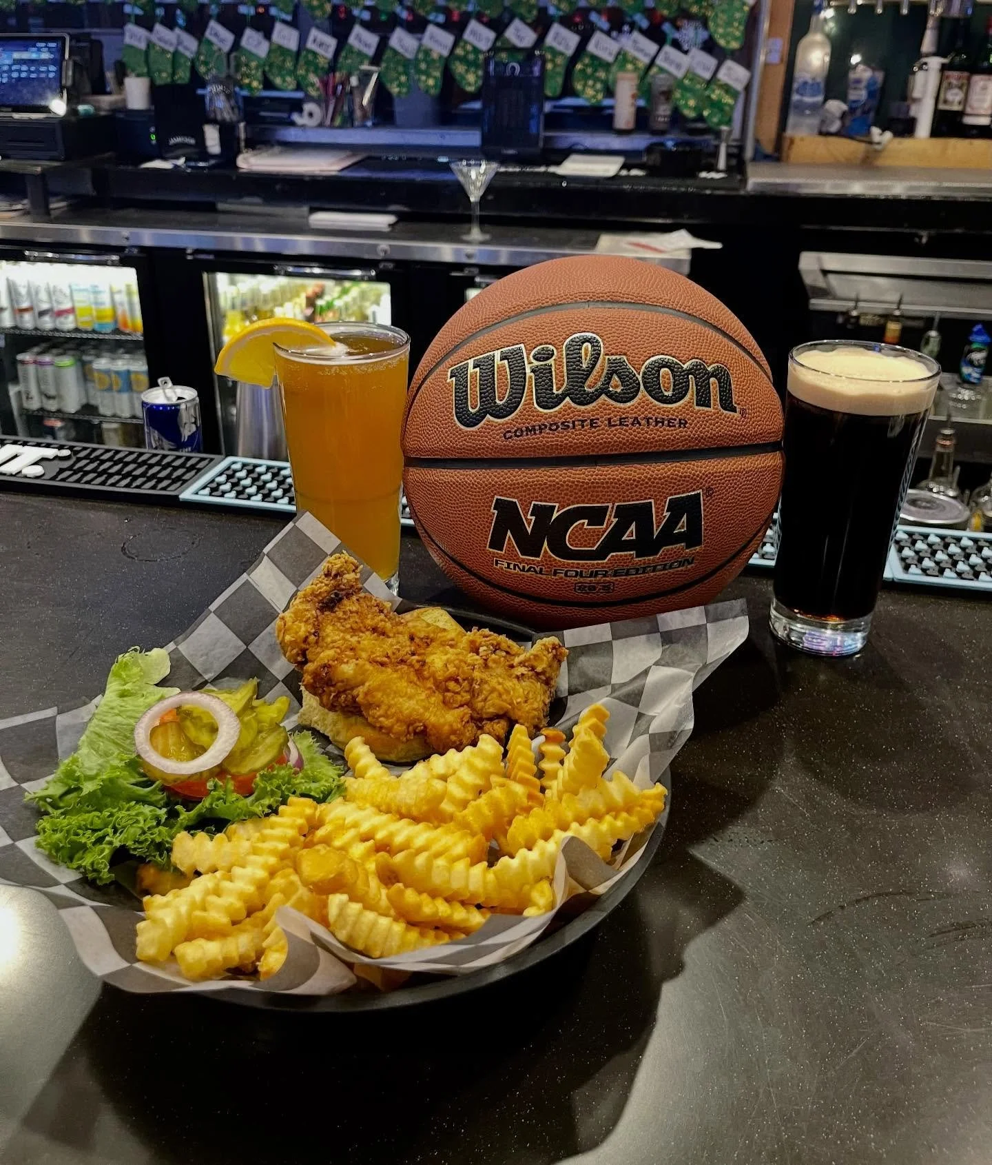 We&rsquo;ve got games and grub at Goldie&rsquo;s!🤩
Join us tonight for Iowa State Women&rsquo;s at 6:30pm followed by Iowa Men&rsquo;s at 8pm🏀

#goldiesbargrill #westdesmoines #iowabasketball #sportsbar