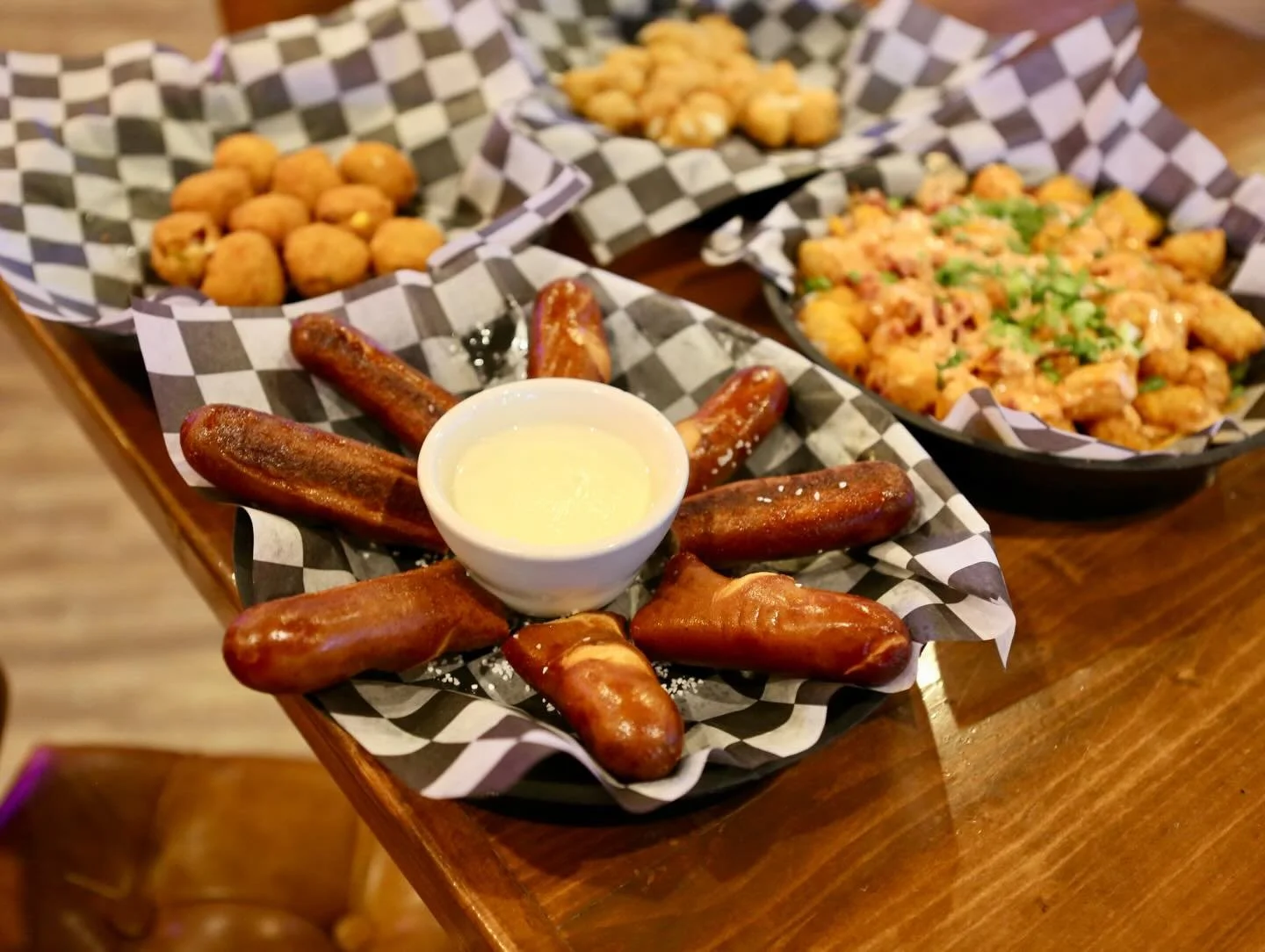Happy hour is better with appetizers!😋
Grab our Loaded Tots, Pretzels, Goldie Bites, and Cheese Bites for just $8 during happy hour🥨🧀🥔

#goldiesbargrill #goldies #happyhour #westdesmoines #appetizers