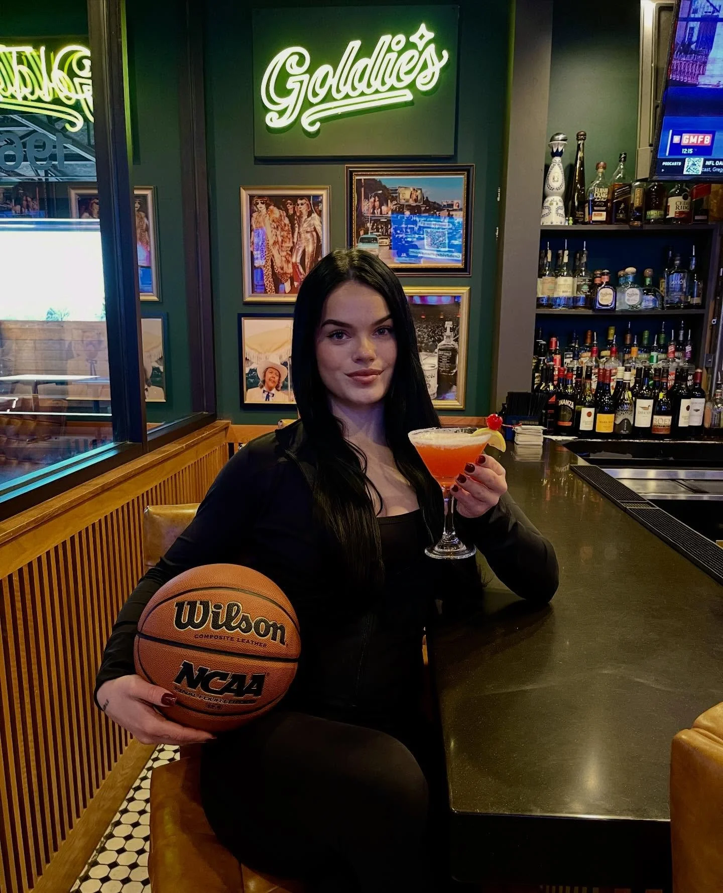 Men&rsquo;s Big 10 and Big 12 tournaments kick off today, and we&rsquo;re starting right at 11🔥
Join us for lunch to watch Iowa at 11am followed by Iowa State at 11:30am🏀
There&rsquo;s no better place to catch it all than Goldie&rsquo;s!🤩🍺

#gold