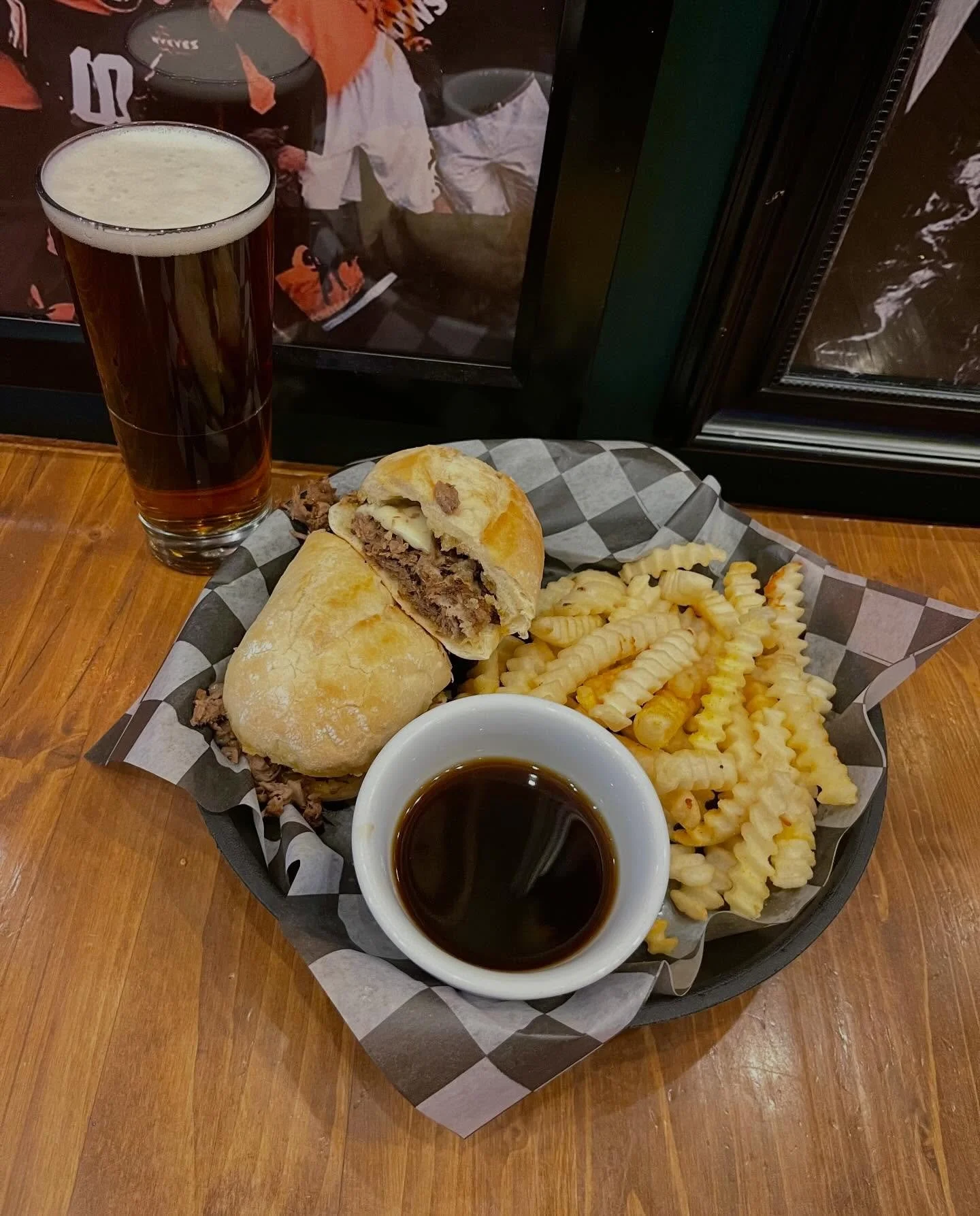 Nothing that a good French Dip can&rsquo;t fix!🤩
Head on over to Goldie&rsquo;s for some delicious lunch today🥪

#goldiesbargrill #westdesmoines #frenchdip #sportsbar #lunch