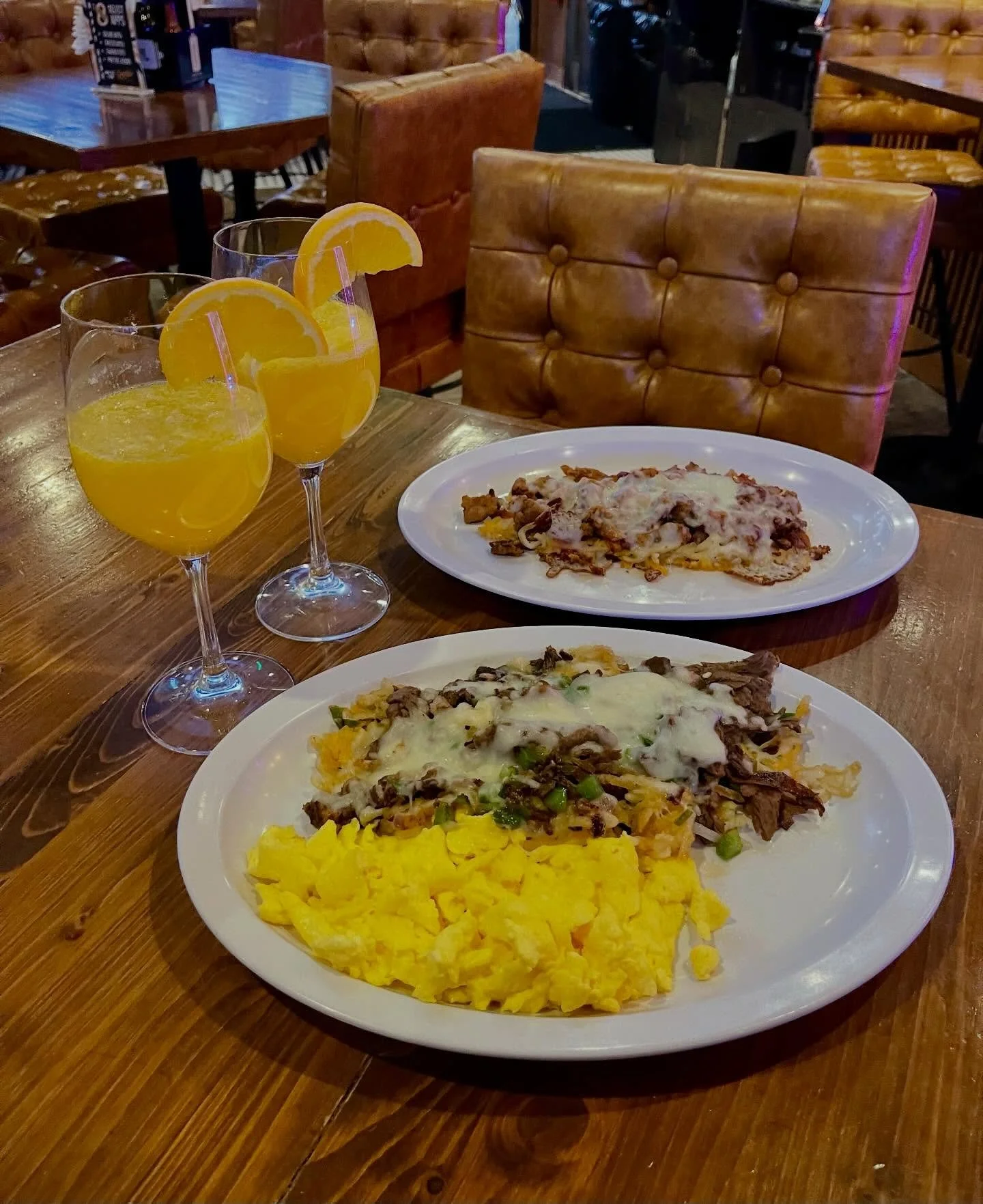 Hoppy Easter!🐰🐣
Celebrate by grabbing some brunch at Goldie&rsquo;s🥂🍳

#goldiesbargrill #westdesmoines #easter #easterbrunch #hoppyeaster