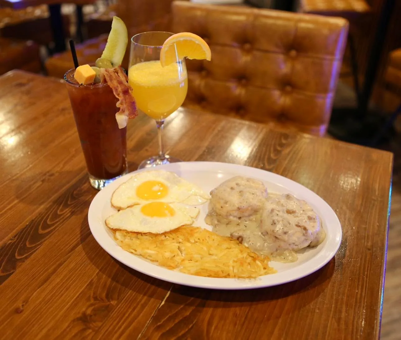 Your brunch cravings solved here!🍳🥂
Starting at 10am every Saturday and Sunday, grab your brunch favorites at Goldie&rsquo;s🥞🧇

#goldies #goldiesbargrill #brunch #weekendbrunch #westdesmoines