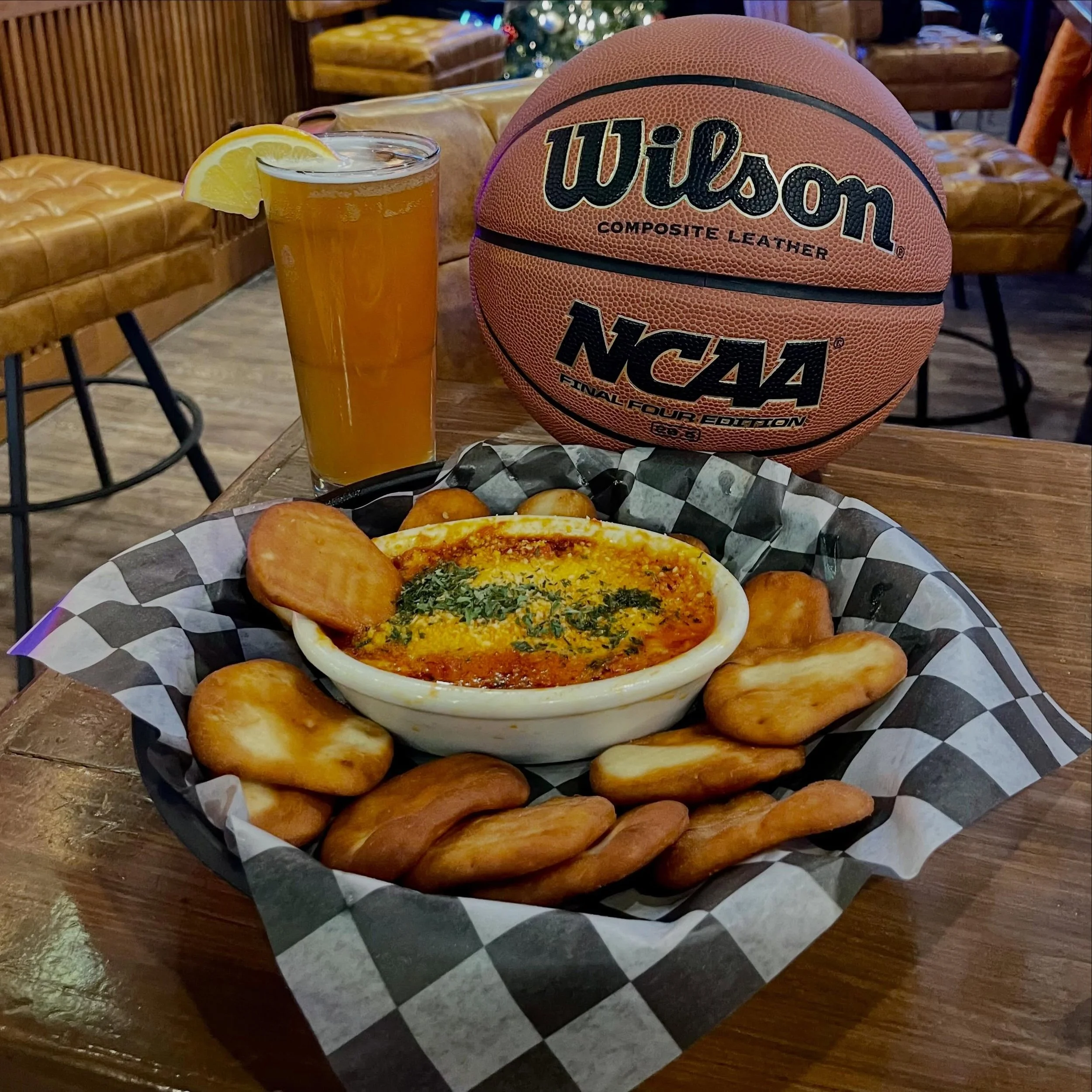 We&rsquo;ve got GAME 4 of the NBA Finals tonight at 7:30pm! Dip into some delicious apps at Goldie&rsquo;s while you see who wins the next round🤩🏀🍺

#goldies #goldiesbargrill #nbafinals #pizzadip #sportsbar