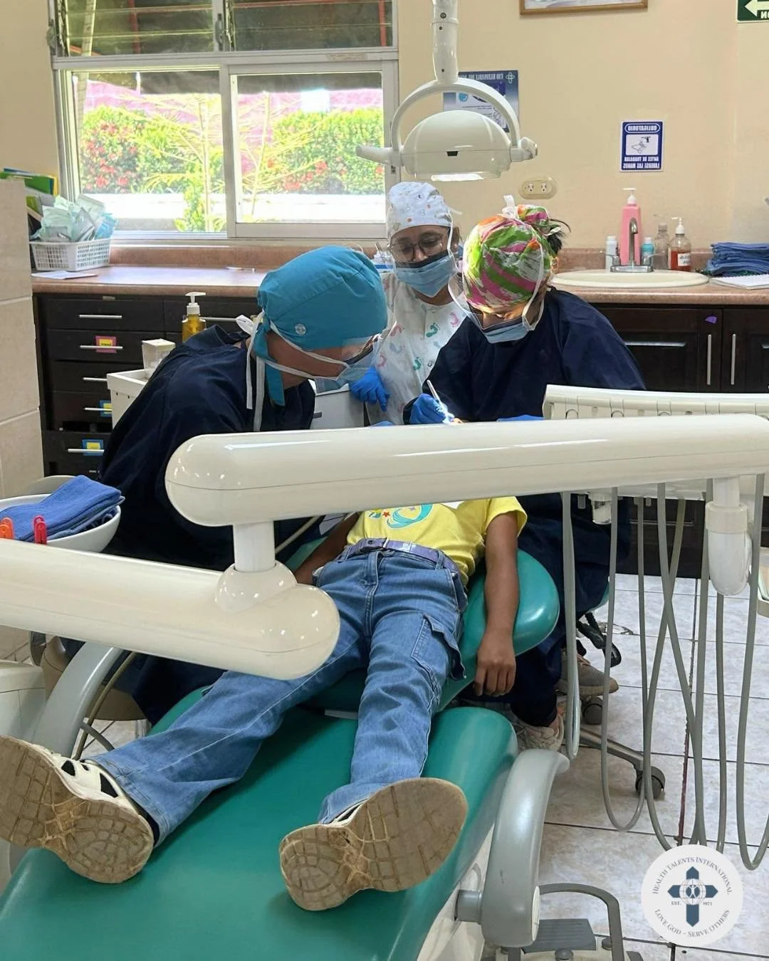 Every day at Cl&iacute;nica Ezell, our dental clinic is filled with teamwork, learning, and lives being touched. 💛

Alongside our experienced dental volunteers, our MET students are stepping in to help, learn, and serve wherever needed. From assisti