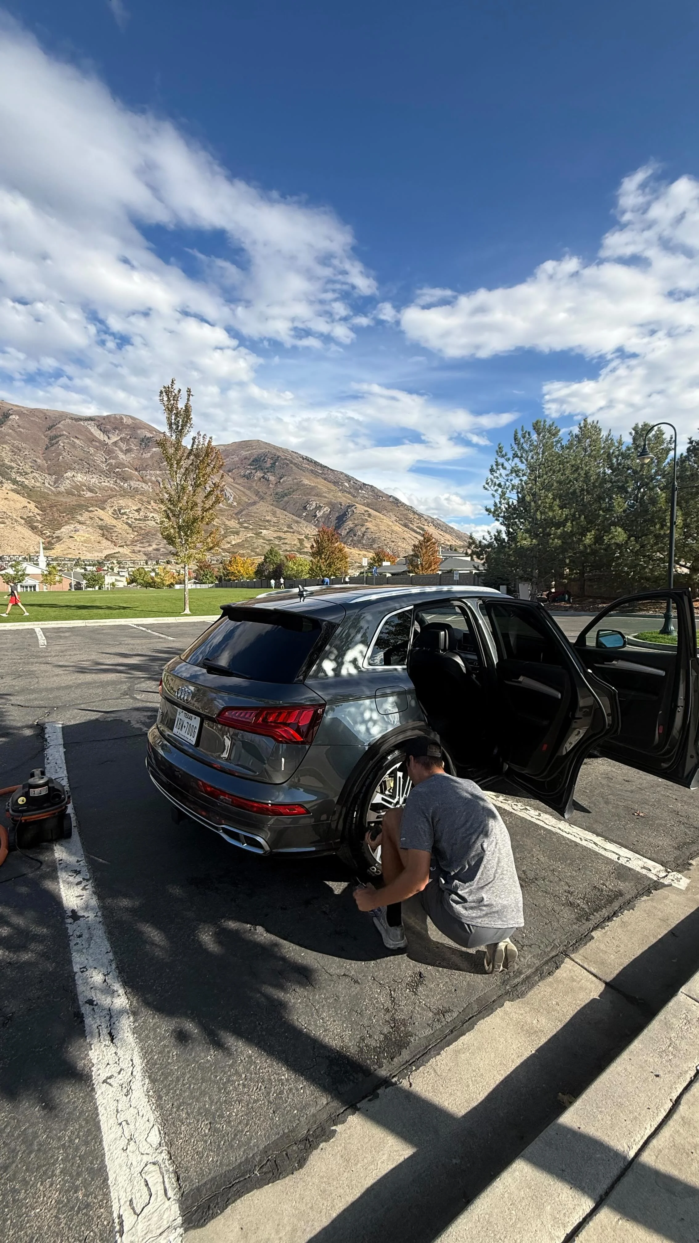 Detail with a view 🏔️—> check out our website^^ #mobiledetailing #cleancar #utahcounty #utahdetailers #satisfying #audi #tennis #golfaddict #utahsalon #utahfoodie #utahjazz