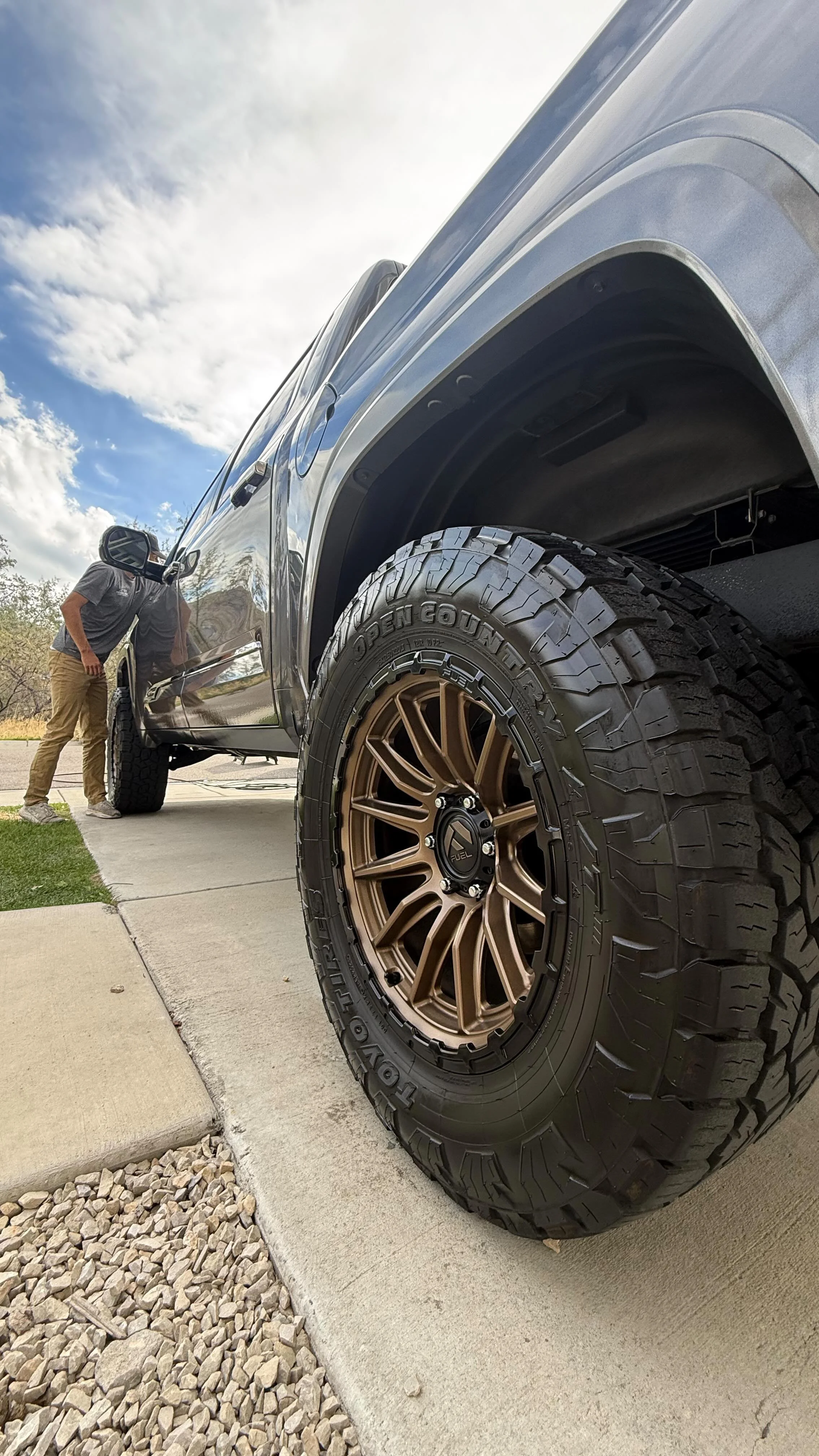 Full interior🚗  full exterior🧼 +ceramic sealant✨  2024 Toyota tundra🏜️ Utah county 📍  check out our website and bio to book 📱  #mobiledetailing #utahentrepreneurs #luxurylifestyle #tennis #golf #asmr #satisfying #utahmom #alpineutah #toyota #tun