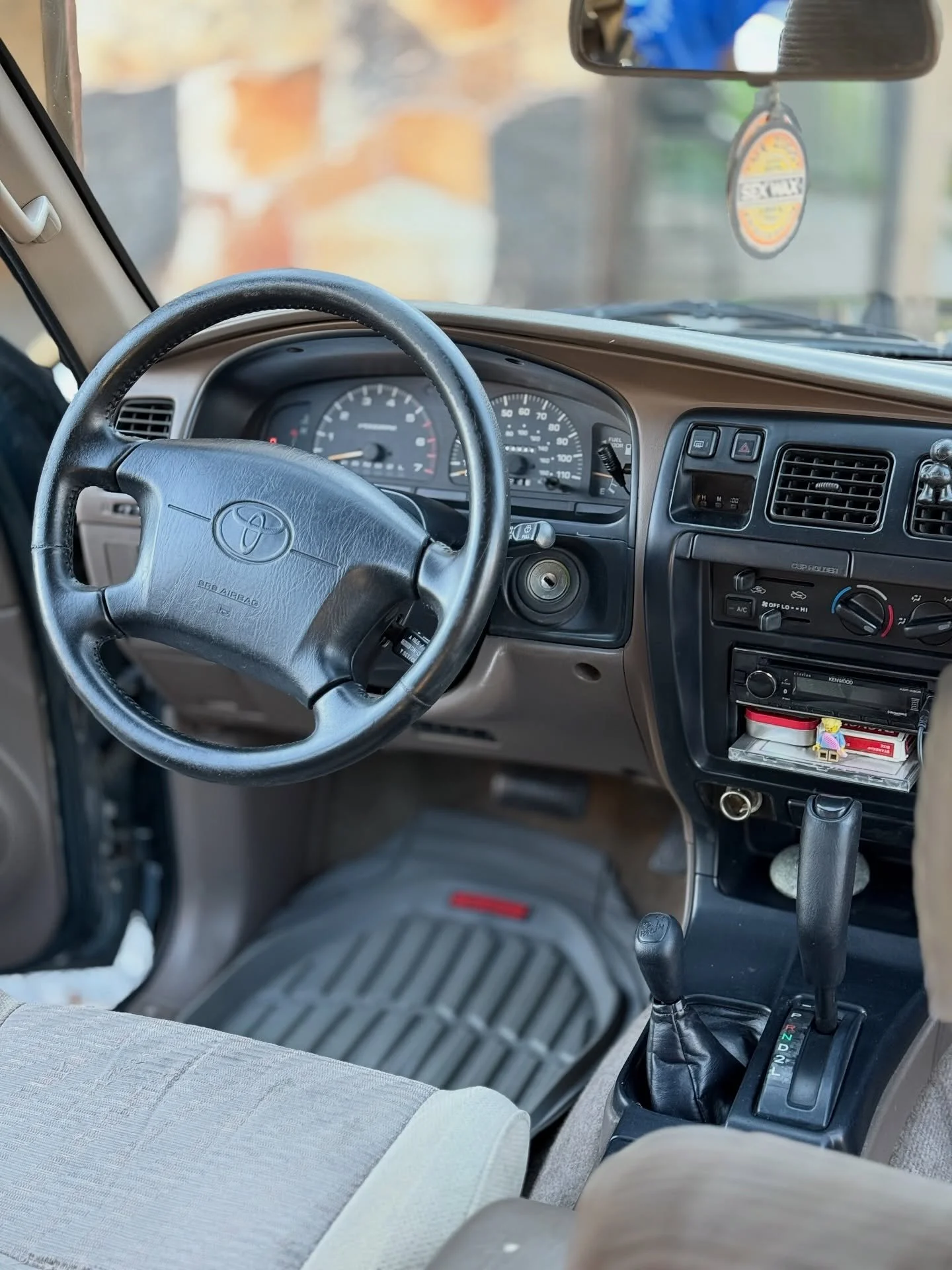 Interior/exterior detail on a 4 runner 📍 servicing Utah county 📞 to book
