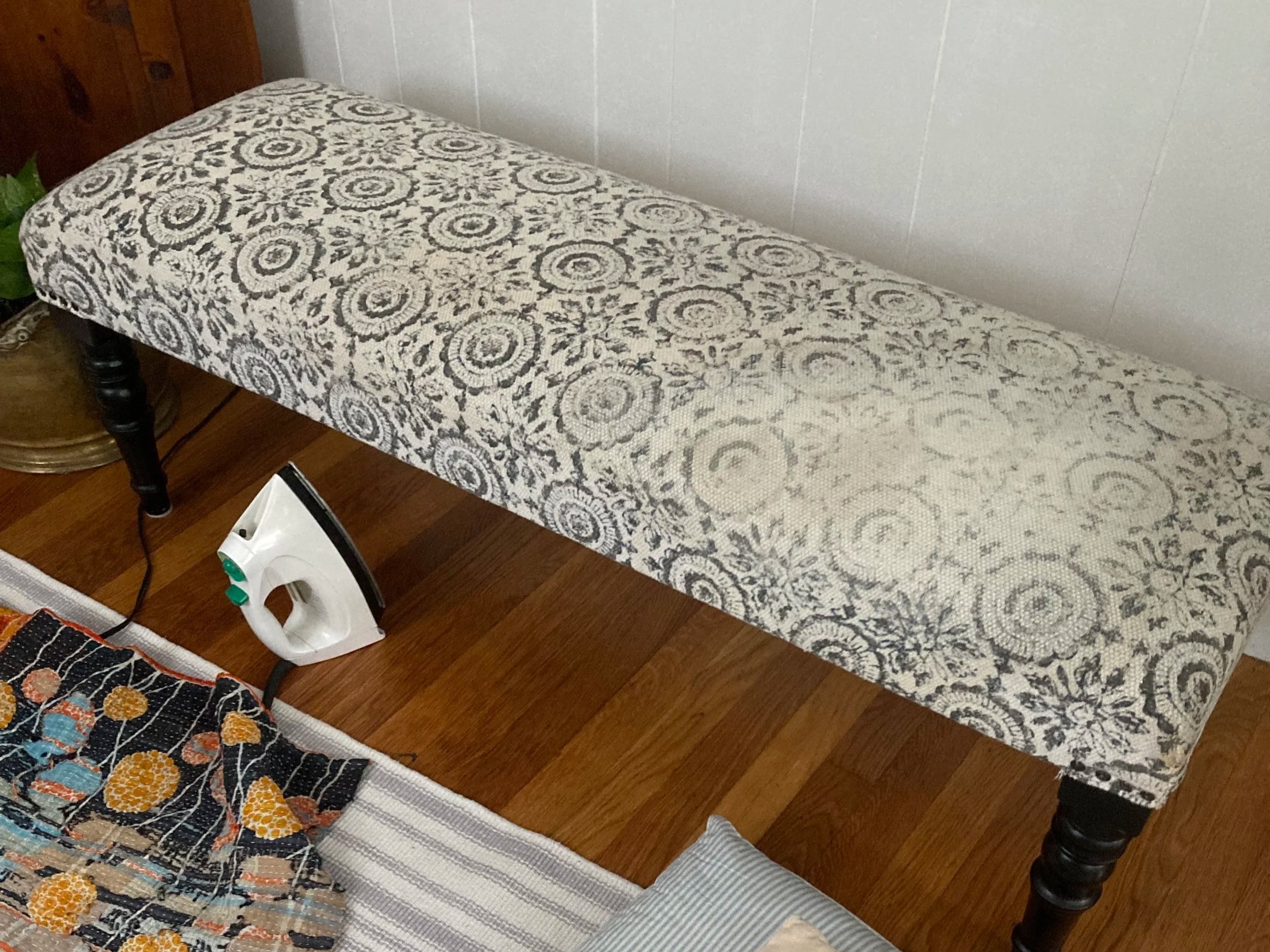 upholstered bench 