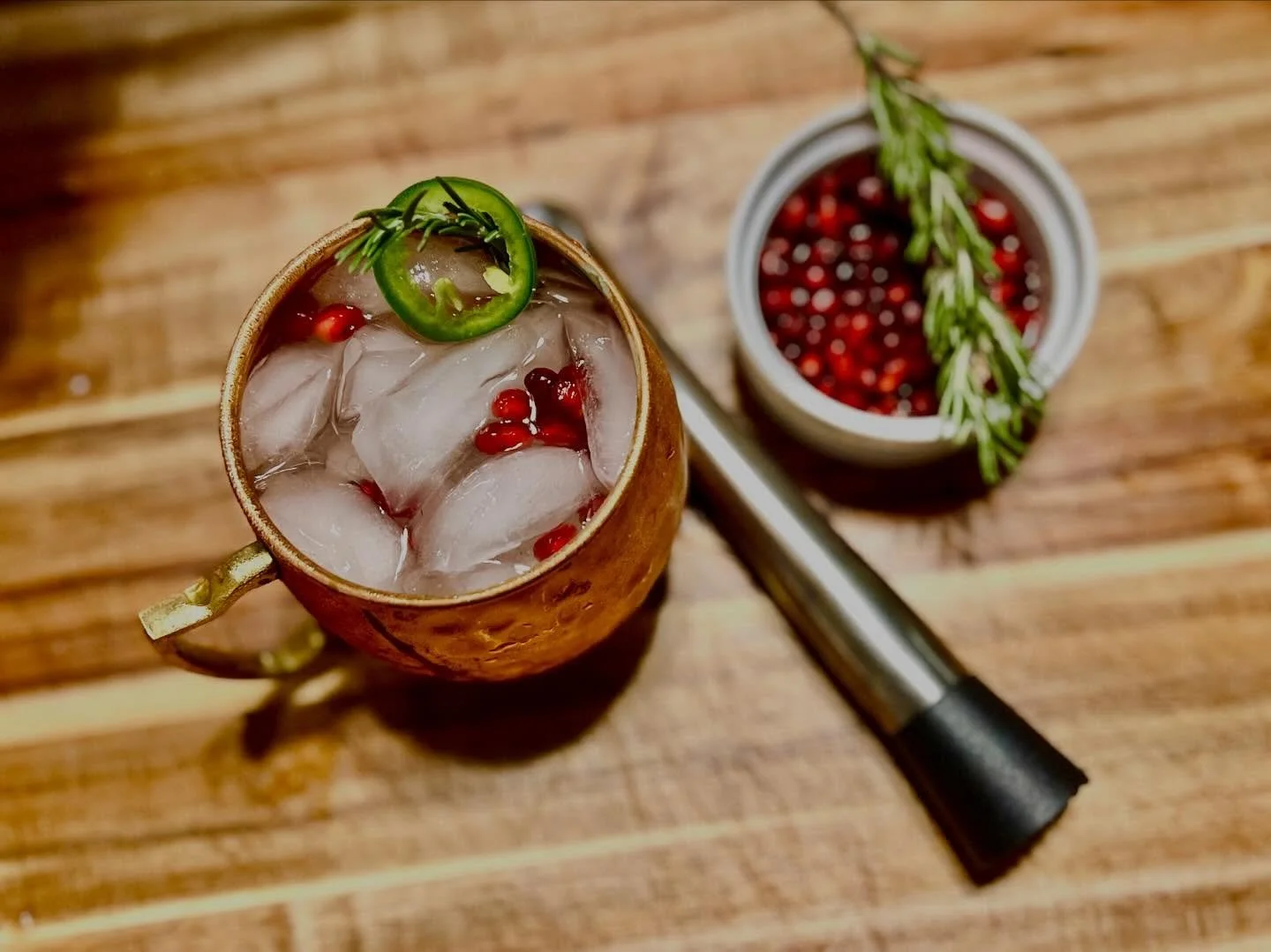 Grab your muddler- we&rsquo;re making a spicy 🌶️ mule!

What you&rsquo;ll need:

@titosvodka
@fevertree_usa Ginger Beer
@oceansprayinc White Cranberry Juice
Simple Syrup
Fresh Jalape&ntilde;os (sliced &amp; deseeded) 
Pomegranate Arils
Rosemary Spri