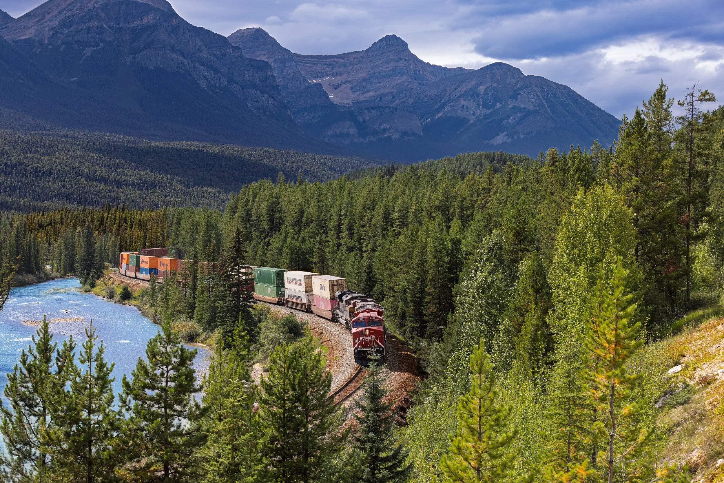 Majestic Train on Morant's Curve Print