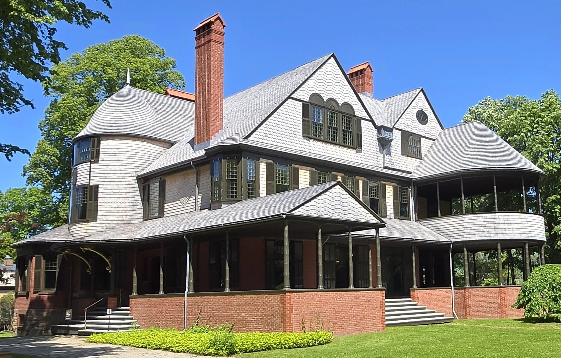 Wood siding on historic restoration by Slate & Copper Services, Portsmouth, Rhode Island and Easton, Connecticut