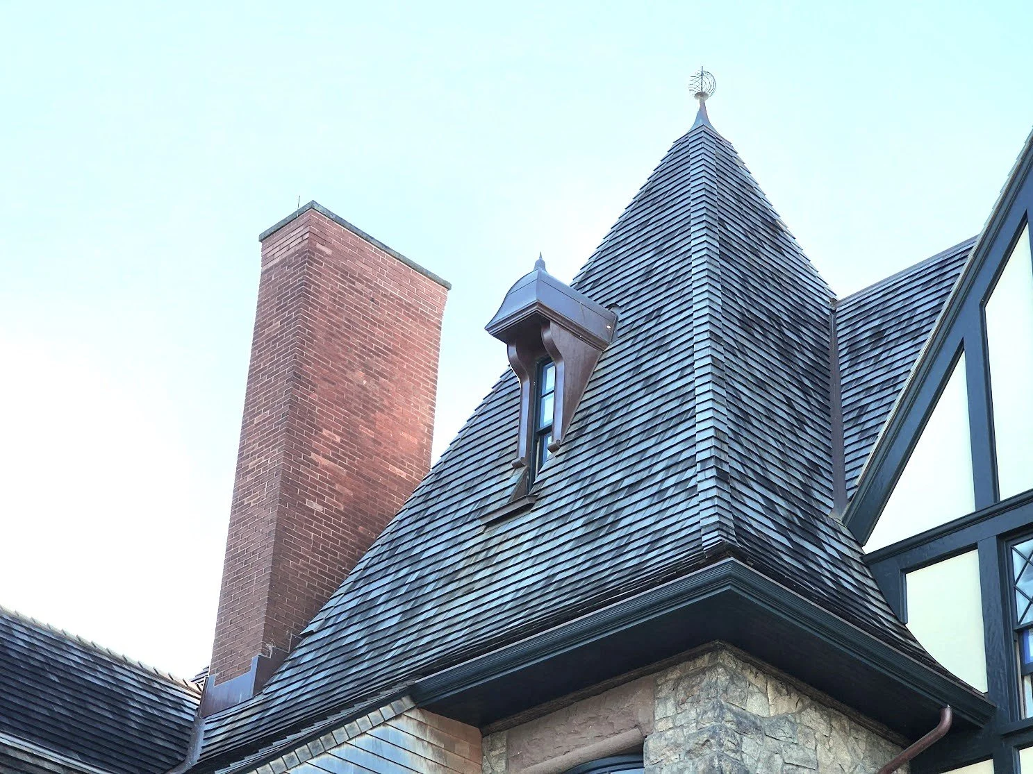 Pressure‑Treated vs. Non‑Pressure‑Treated Cedar Roofing Shingles