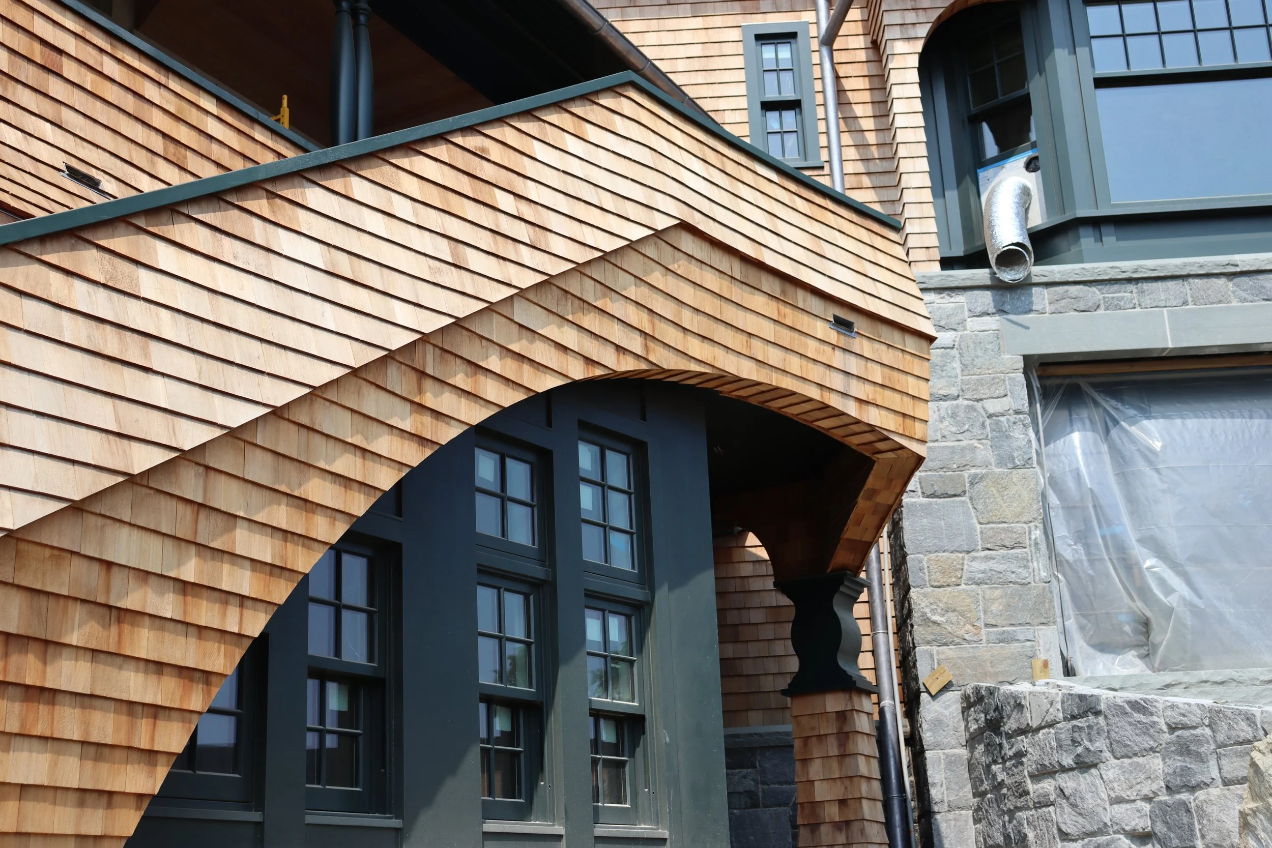 02-Barnacle-wood-roof-roofing-shingle-siding-jamestown-ri-slate-and-copper.jpg