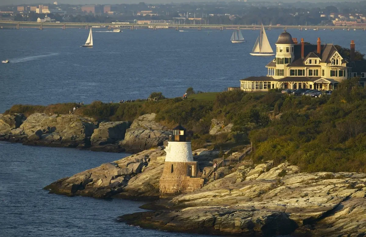 02-Castle-Hill-wood-historic-preservation-newport-RI-Slate-and-Copper.webp
