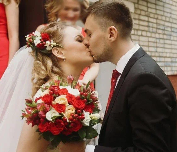 Kiss and Go Ceremony