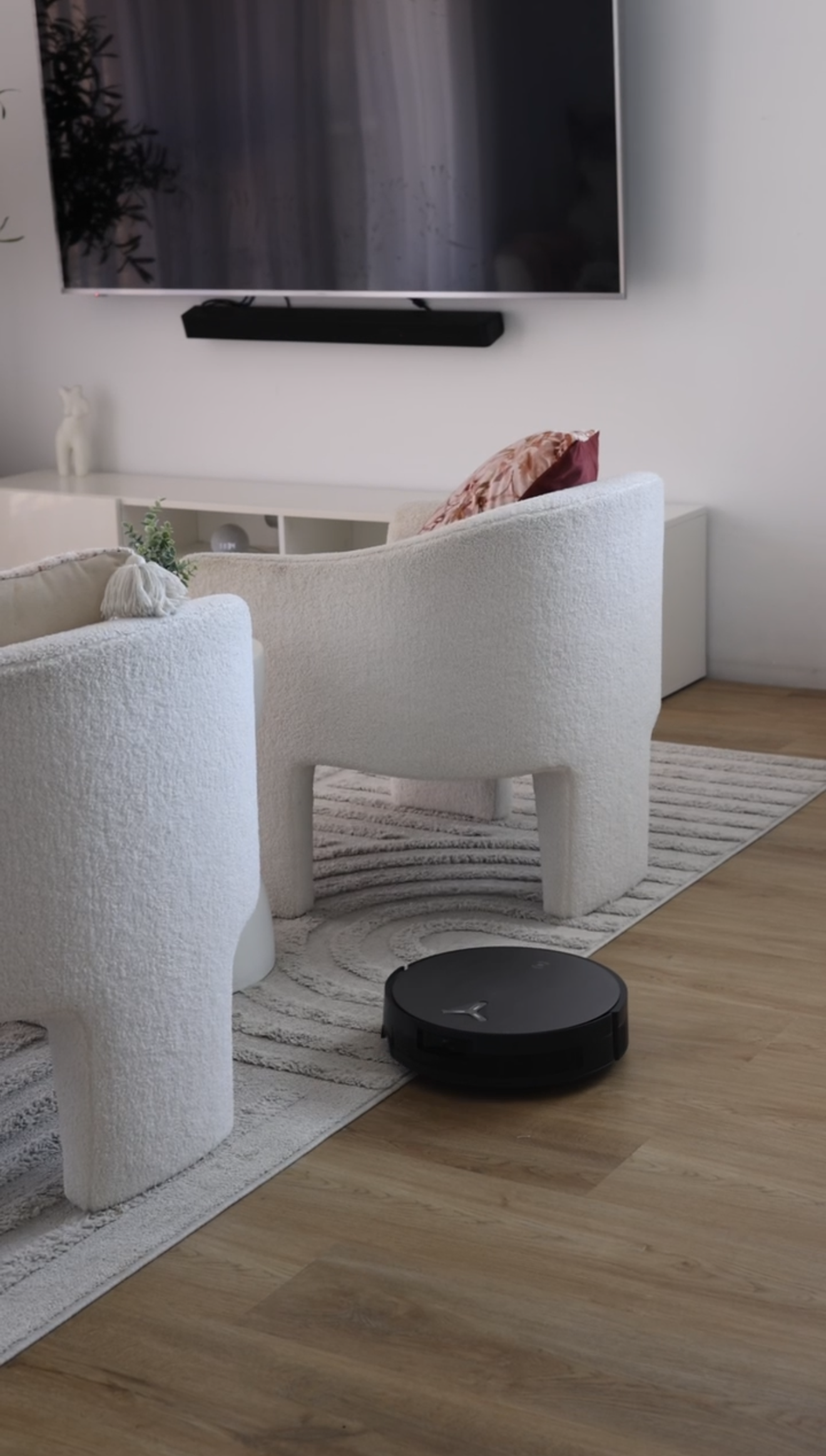 Samantha Elle Home Influencer and UGC Creator showcasing EcoVacs in her living room