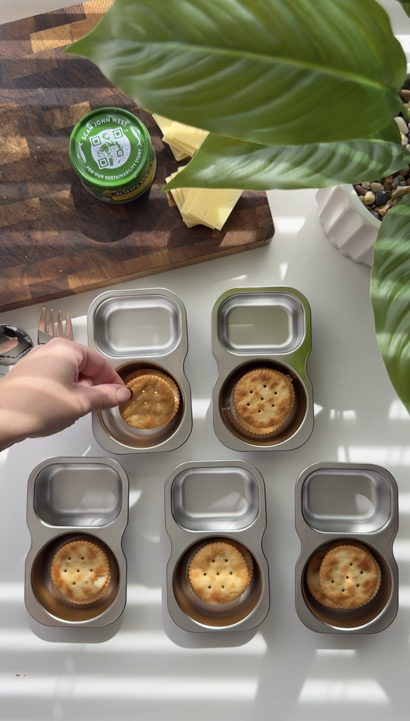 Gold Coast UGC Creator Samantha Elle, founder of ALLESA, is known for her overhead content filming style showcasing food, lunchboxes