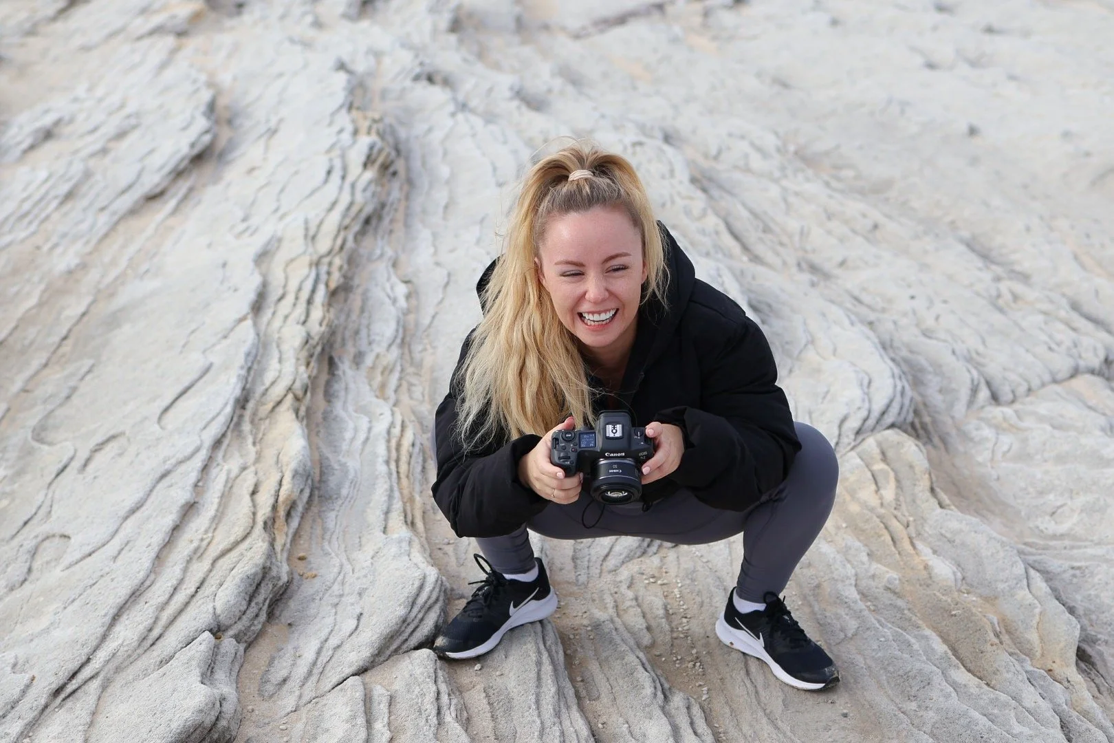 Gold Coast Photographer Samantha Elle, founder of ALLESA is a versatile creative with 6 years experience doing photoshoots for influencers, personal brands and businesses