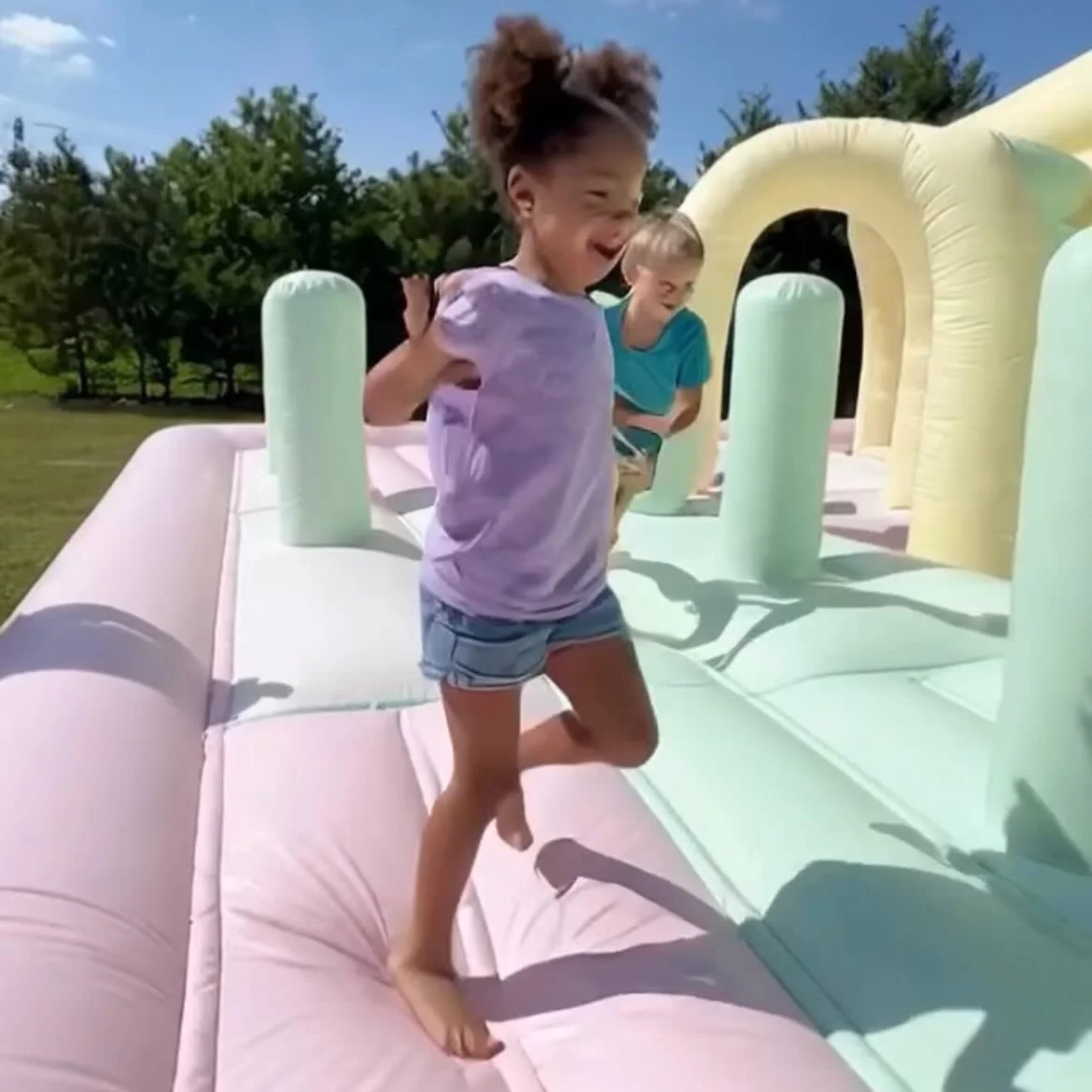 So much joy in one bounce 🫧💗
Pastel dreams, big smiles, and nonstop fun &mdash; this is what kids&rsquo; parties are made of ✨ 
Book the Pastel Peaks Adventure , we&rsquo;ll bring the magic 🎈
6787583844
Www.funpalaceinc.com
#atlevents #atleventpla