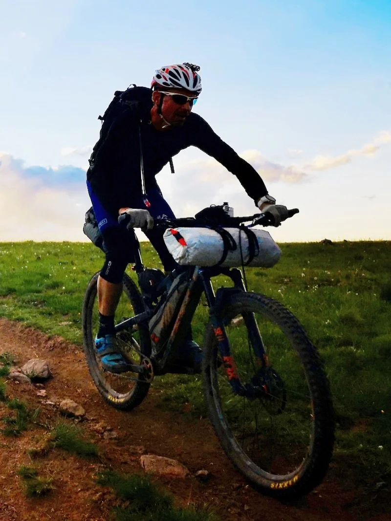Brian Lovett (@lovett_rider) is ready to tackle 430-miles of gravel goodness at the Endless Mountains Grand Depart!&nbsp;

He&rsquo;ll be riding his &ldquo;Obed Boundary gravel bike, 1x drivetrain, 45 mm tires.&nbsp; Bags:&nbsp; Revelate Pronghorn (h