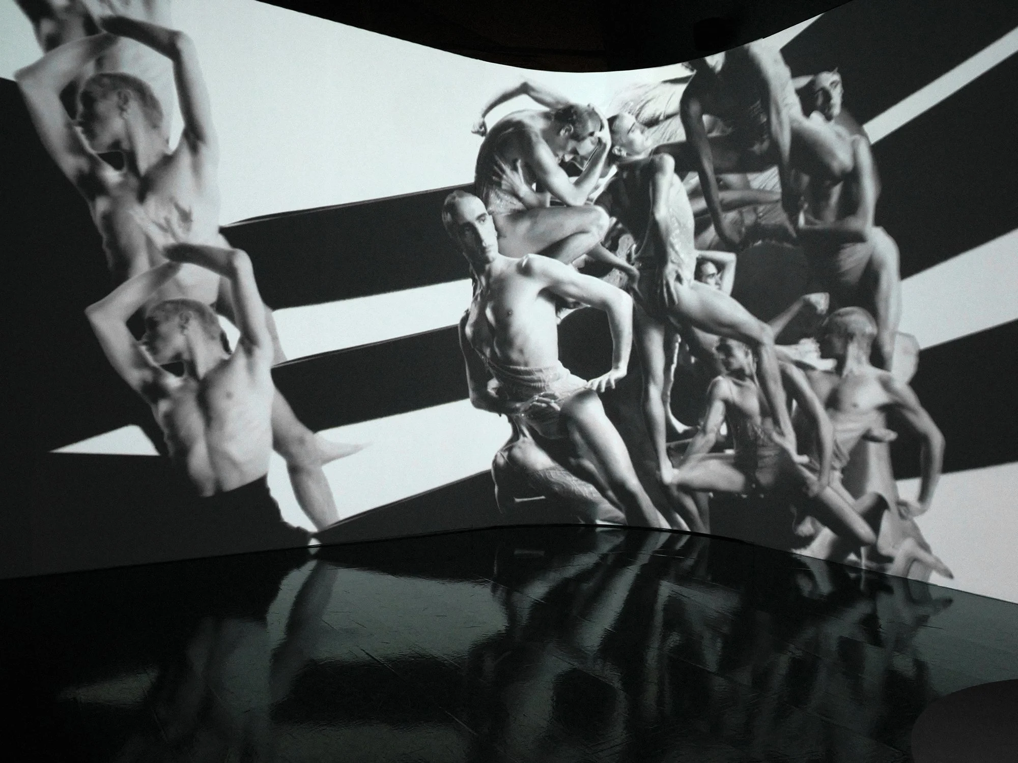 JA+Projects+2022+©Thomas+Adank_FashioningMasculinities_101_small.jpg
