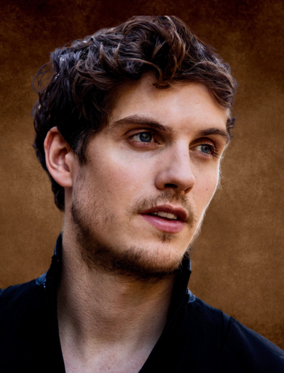 Daniel_Sharman-Headshot.png
