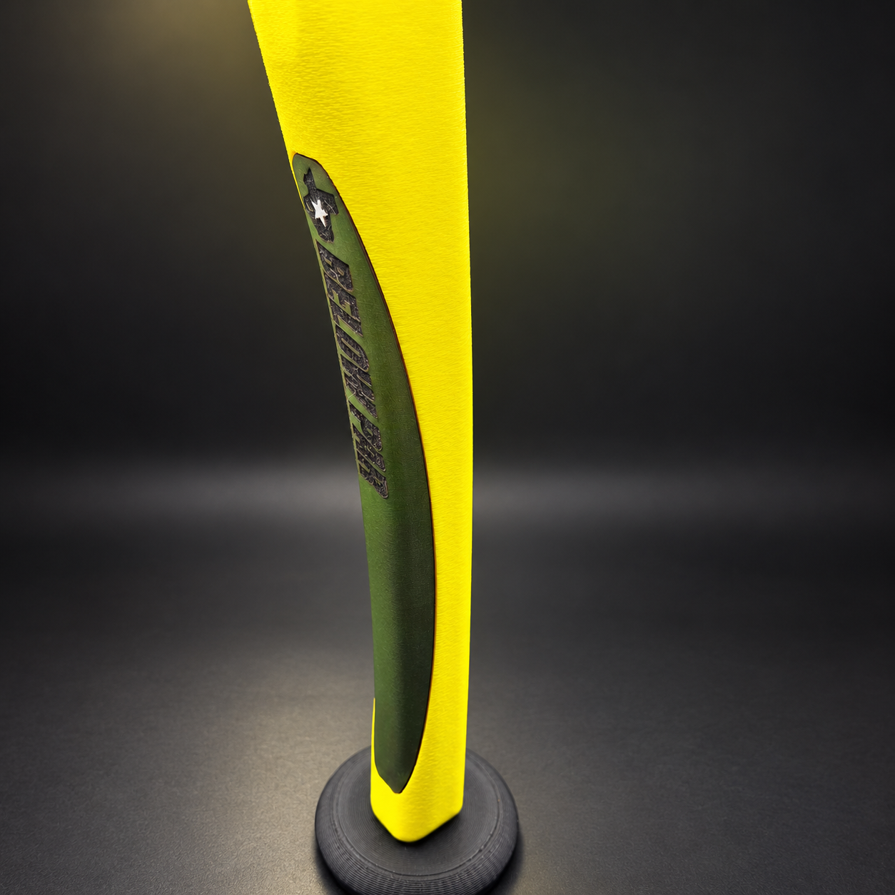 yellow green standard leather standing .png