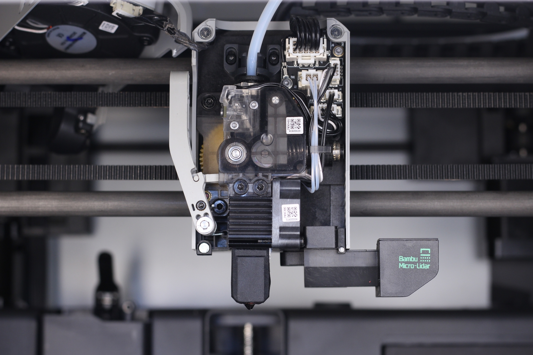 close-up-photos-of-the-bambu-print-head-front-and-back-v0-jvkct7lfcsa91 (1).png