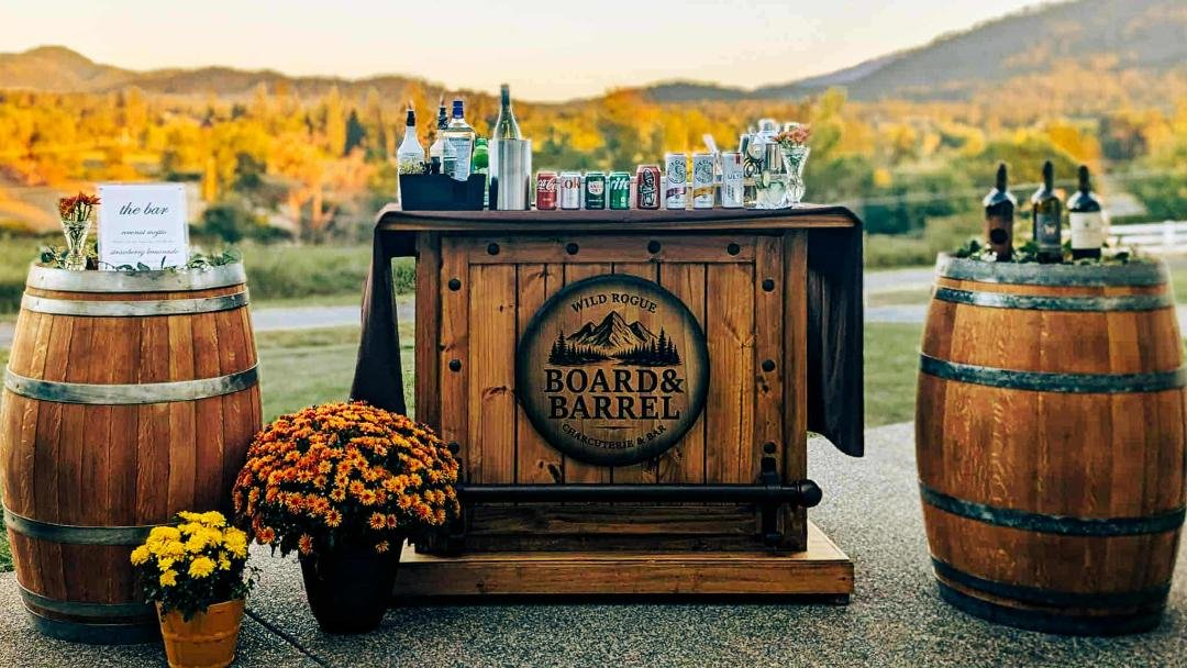 Outlaw Bar w/Optional Barrels