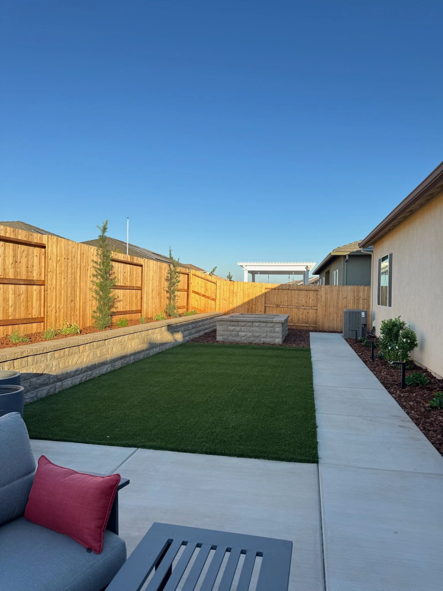 Minimalist-Garden-Low-Maintenance-1.jpeg