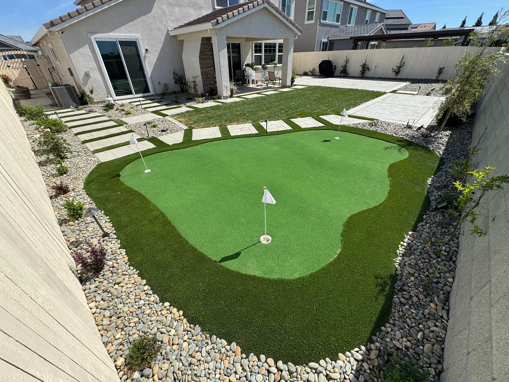 Lancescaping-Putting-Green-Turf-5.jpeg
