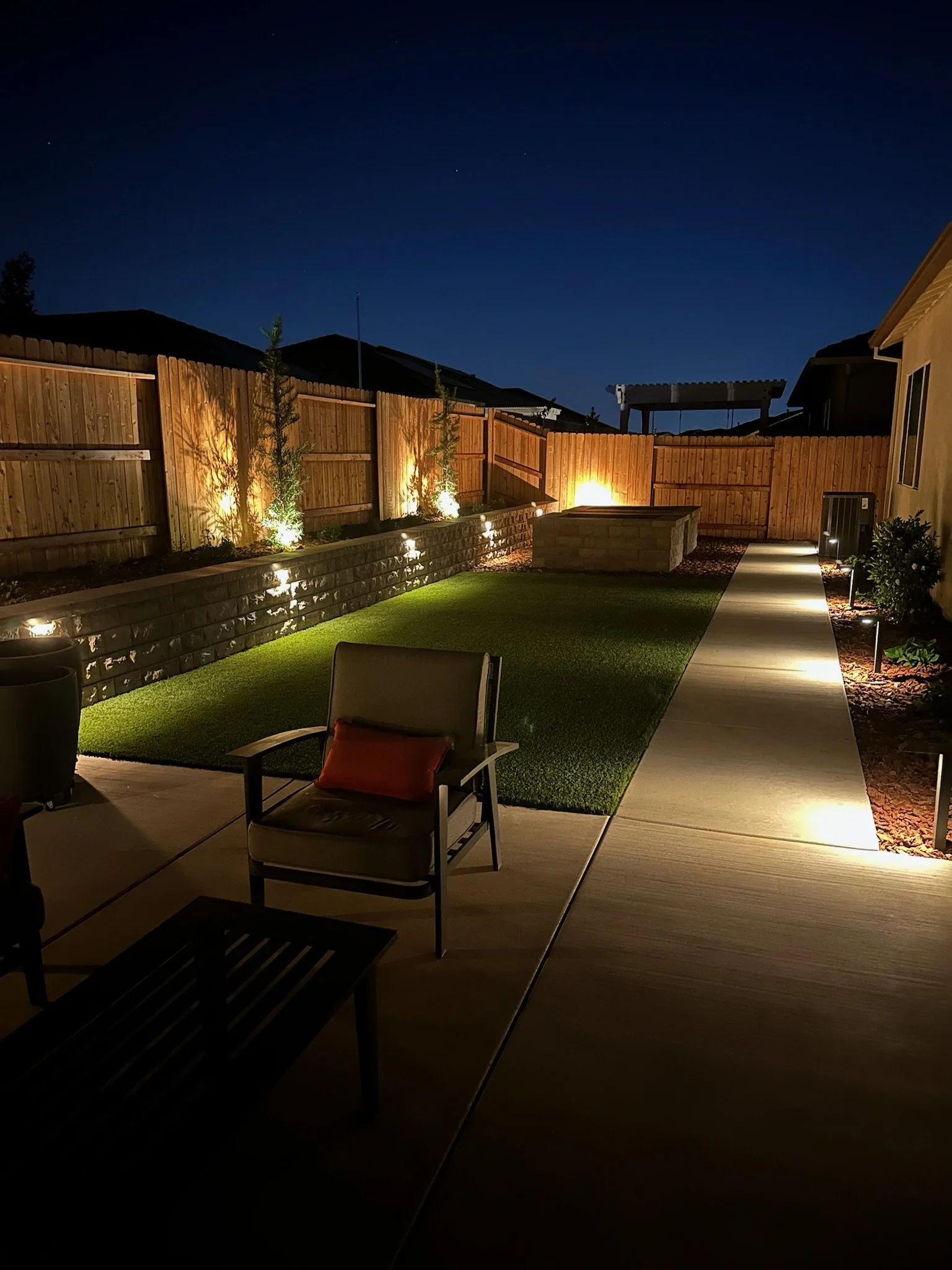 Backyard-Entertaining-Outdoor-Landscaping-5.jpeg