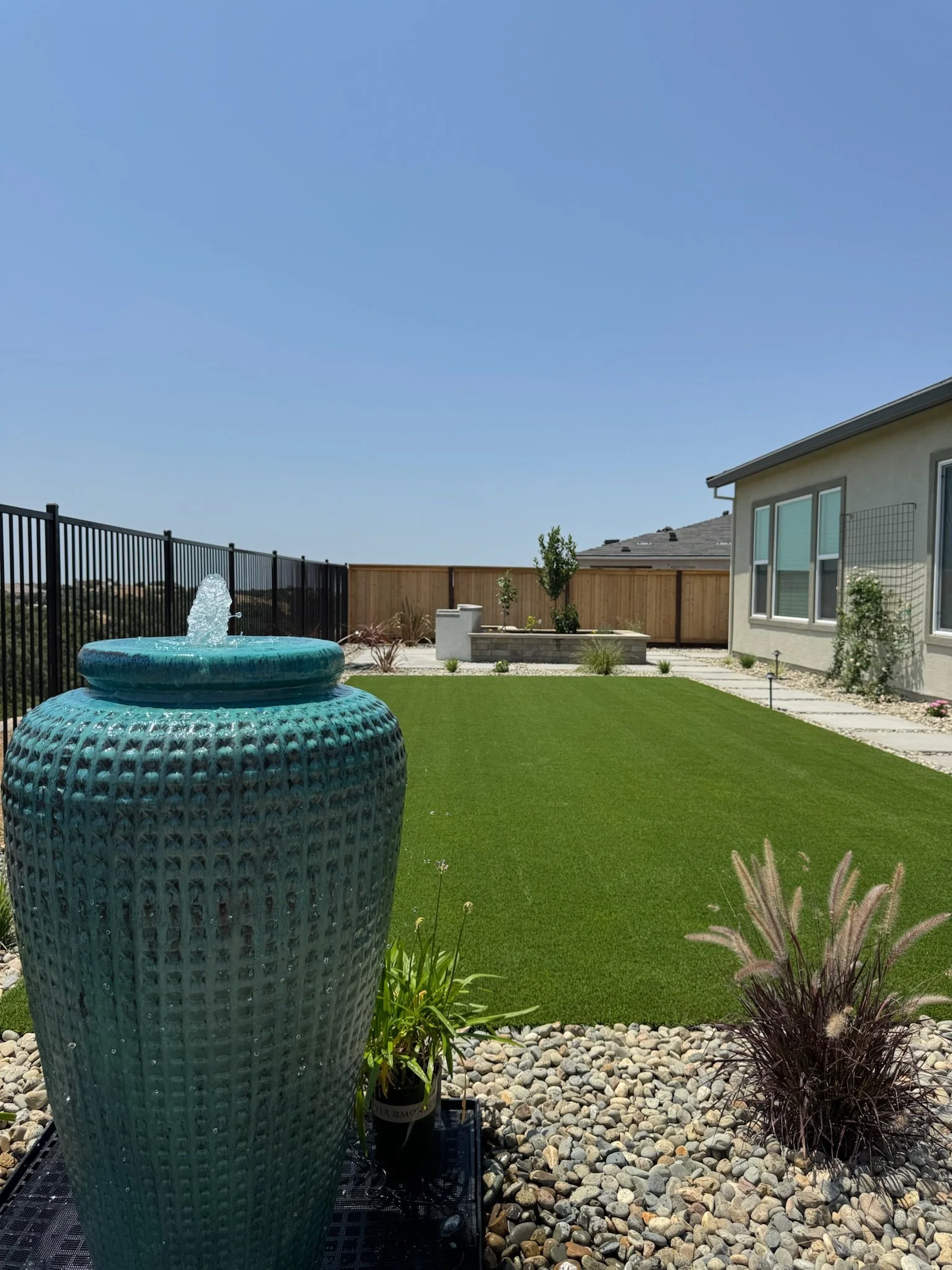 backyard-custom-landscaping-patio-8.jpeg