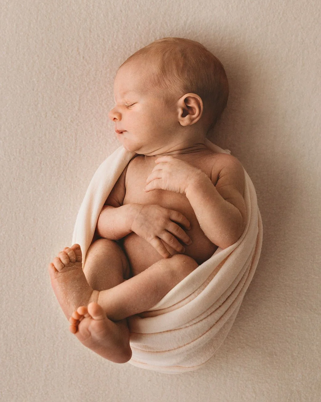 Practical and emotional postnatal doula care designed to help new parents thrive with their baby at home.
