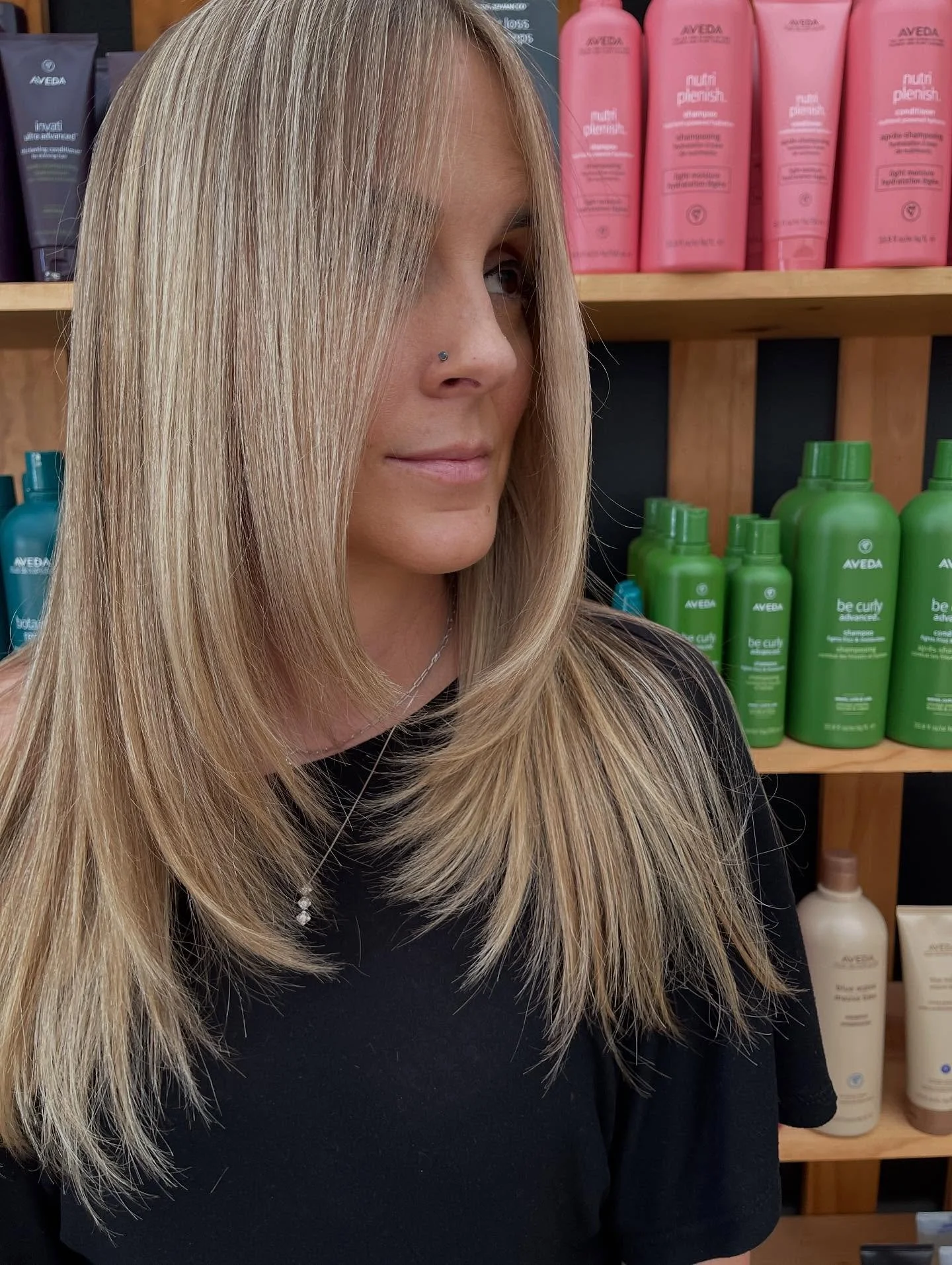 Haircut &amp; styled by @michelletaylor.hairdresser
Highlights by @hairbyjuliannaperson 

#womanshaircut #longlayers #blondehair #highlights #faceframe #salon #hairdresser #longhairdontcare #hairstyles #hairstyling #blowout #blowdry #avedaartists #av
