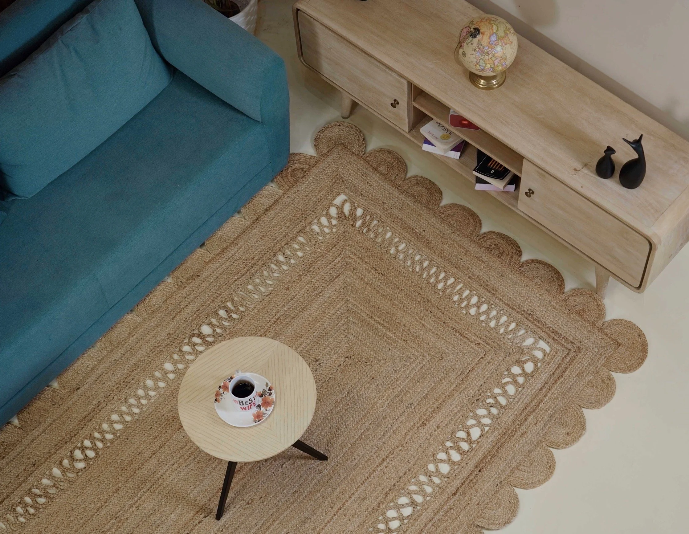 Handmade Natural Scalloped Jute Rug Lattice Design