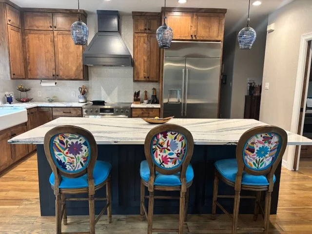 Colorful Kick in a neutral kitchen