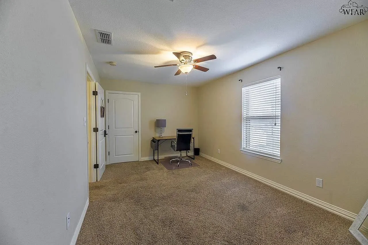 Upstairs Large Guestroom 3.webp