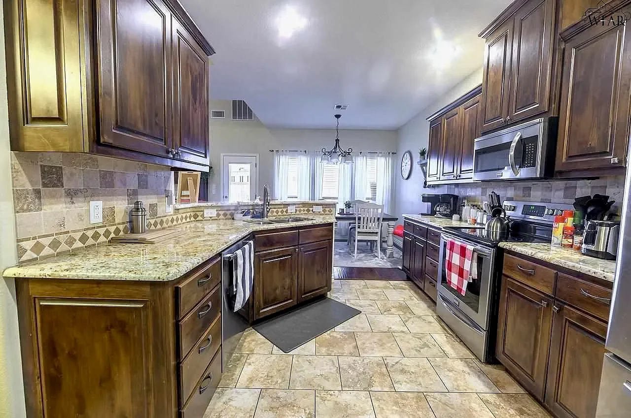Kitchen 3.webp
