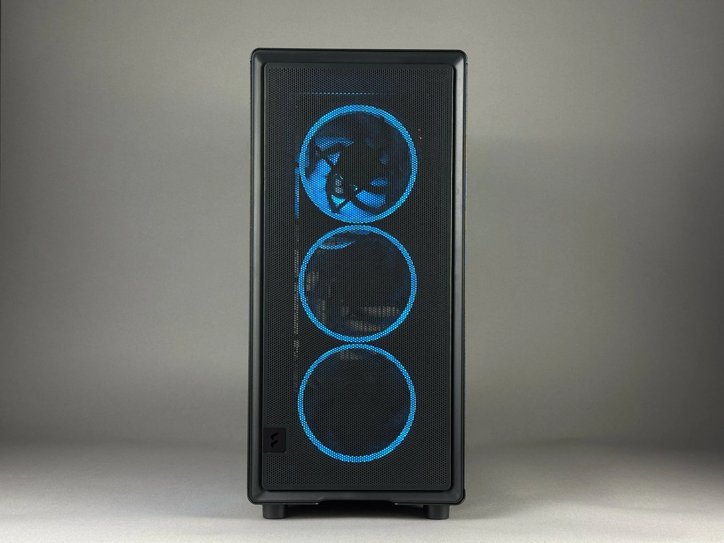 Front shot of the Zenith Z3, showing off it's Fractal Epoch's front mesh panel and ARGB fans.