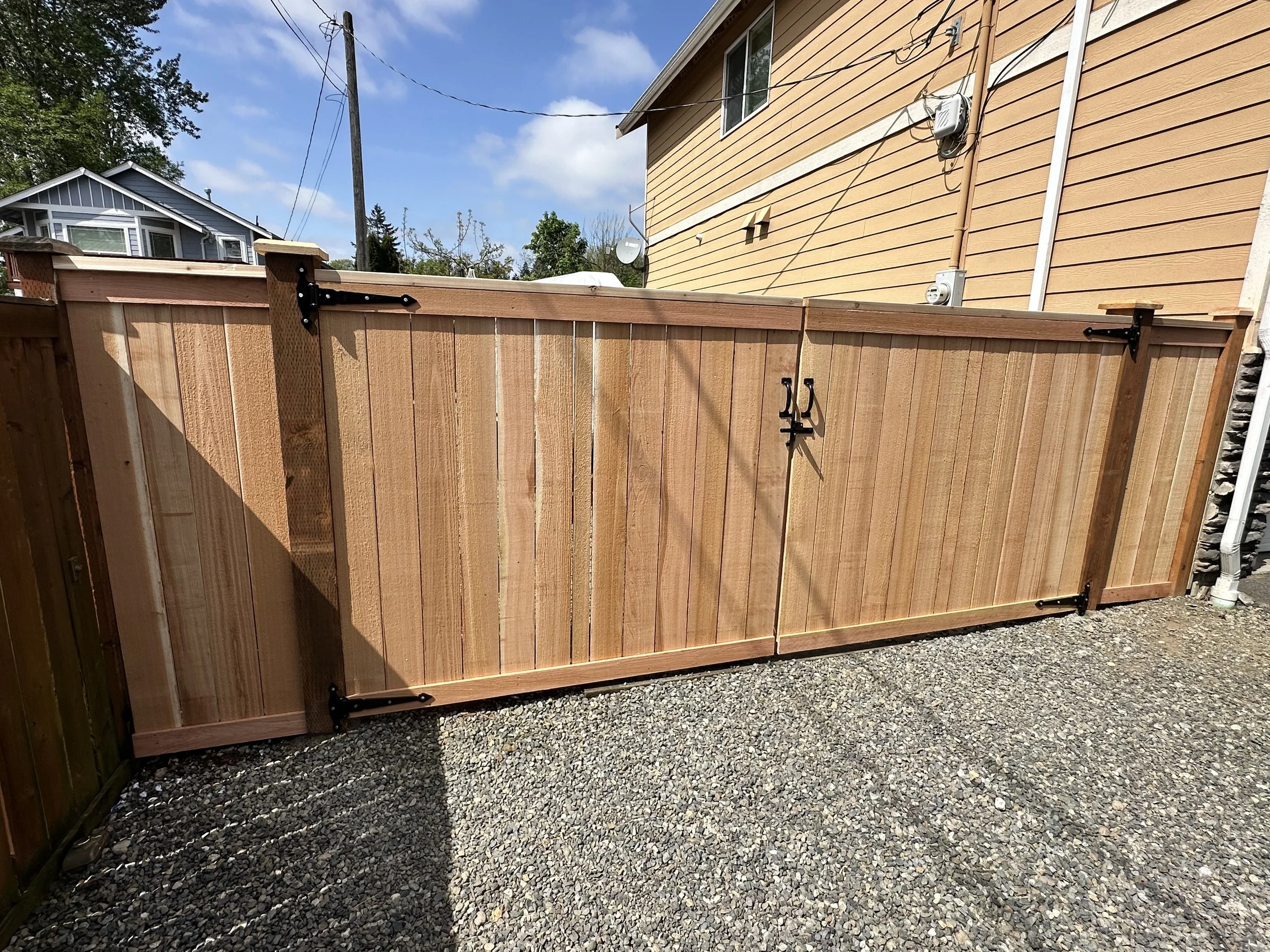 Board-on-Board Fence "Double Gate"