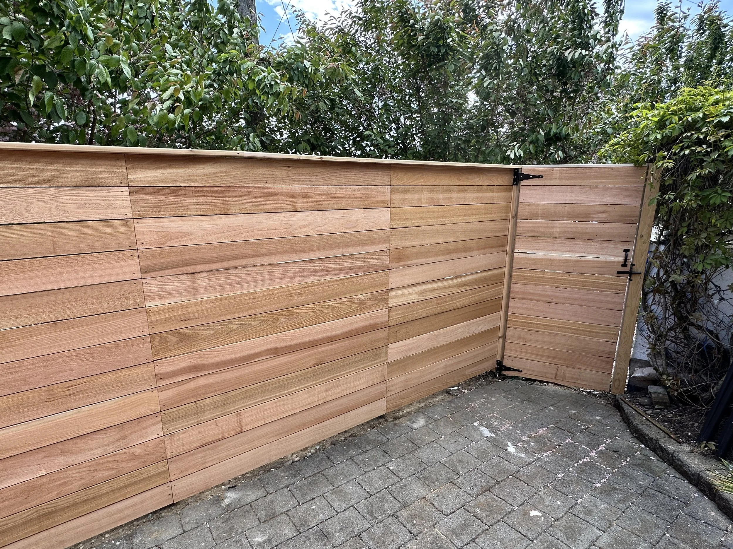 Horizontal Flush Fence