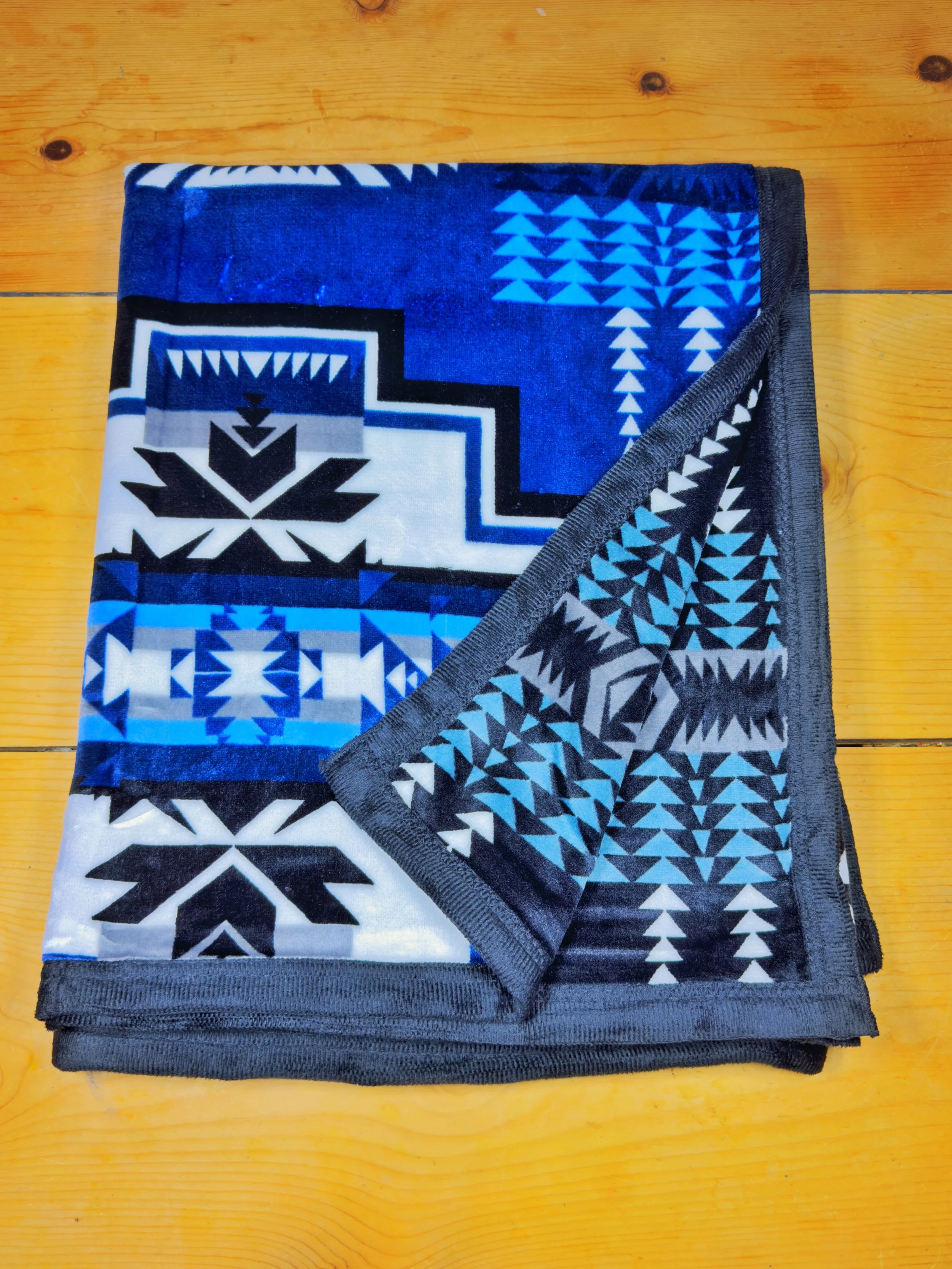 Patterned Fleece Blanket - Navy Blue