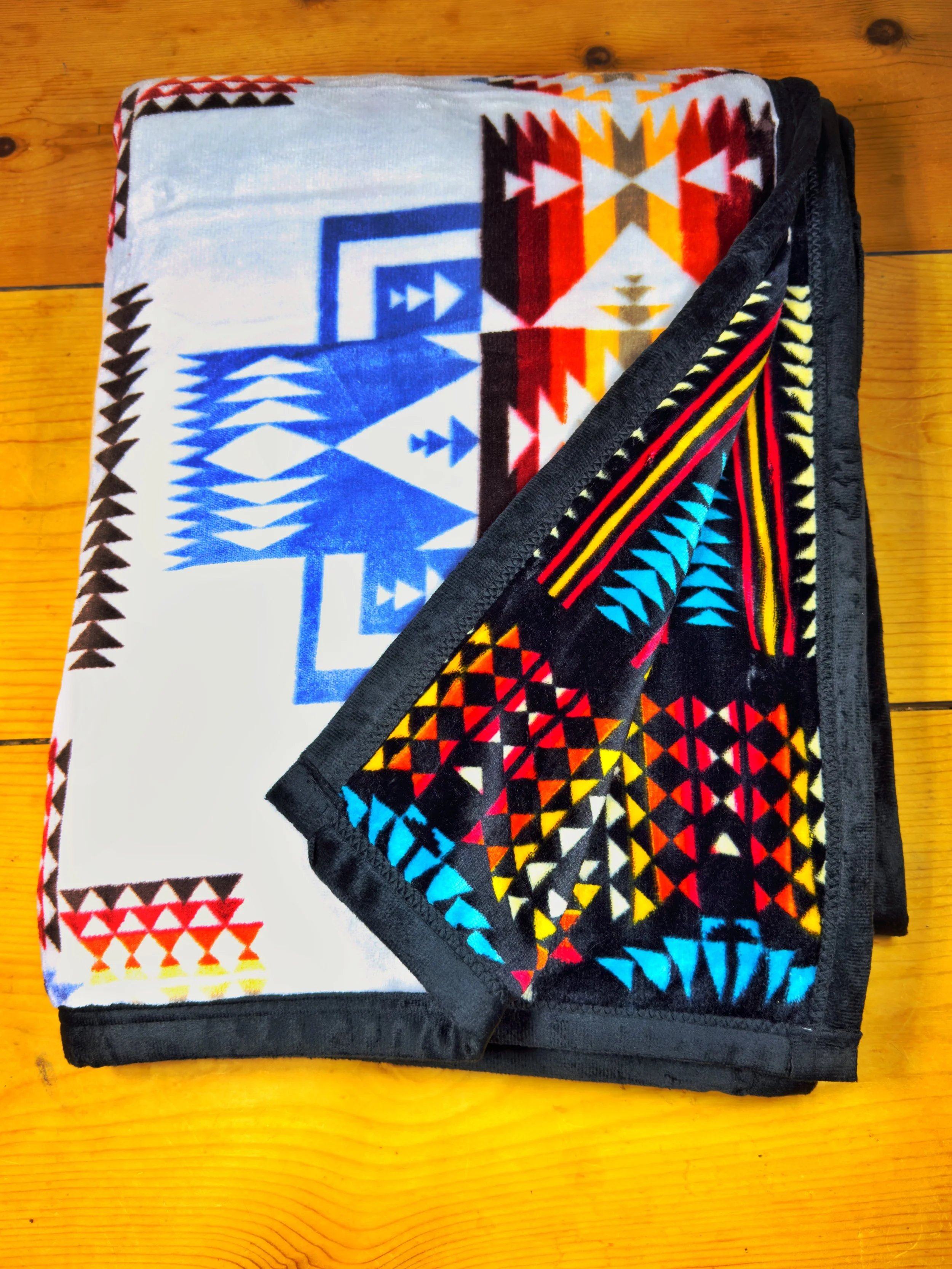 Patterned Fleece Blanket - Off-White